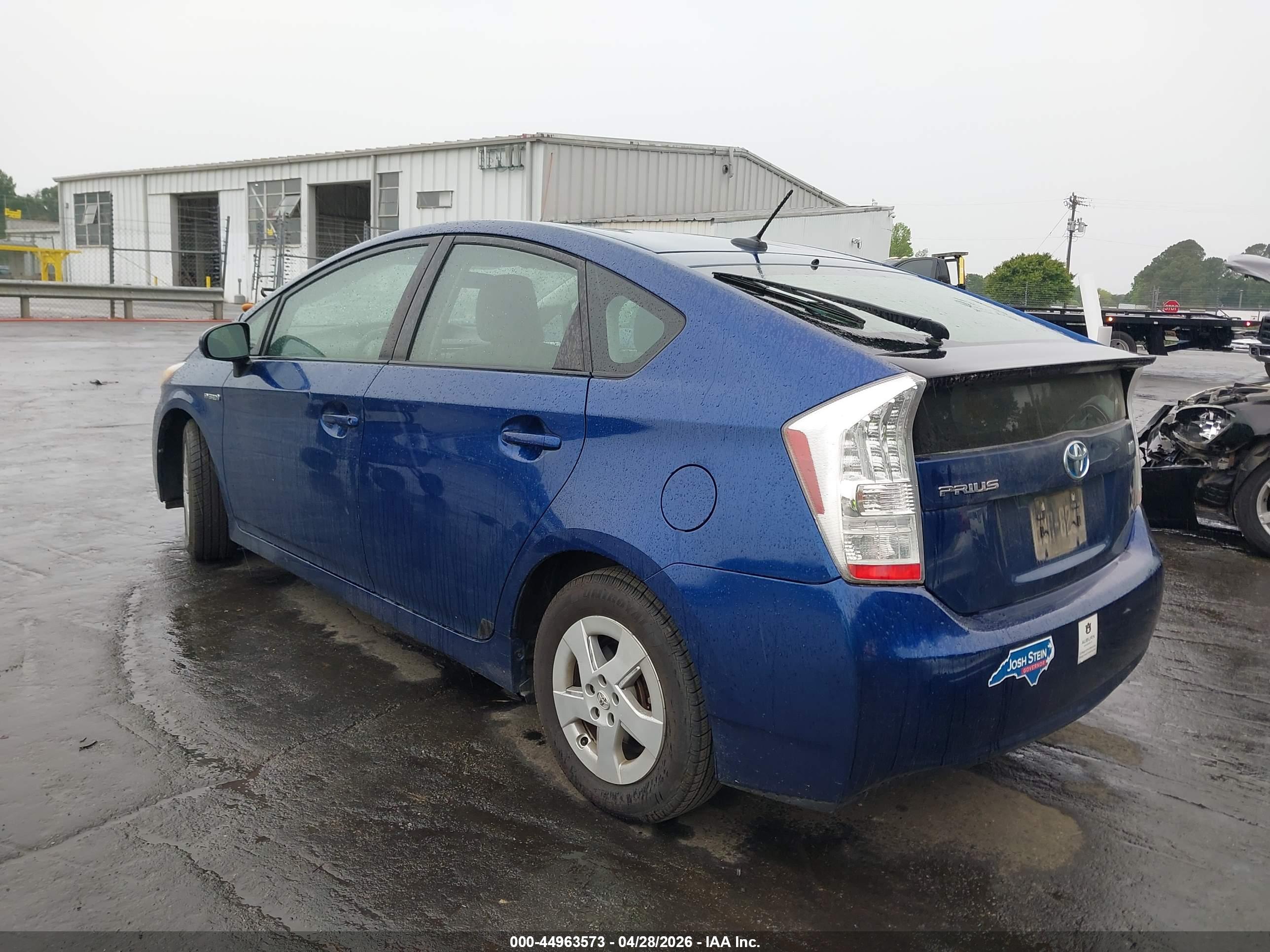 TOYOTA PRIUS image 3