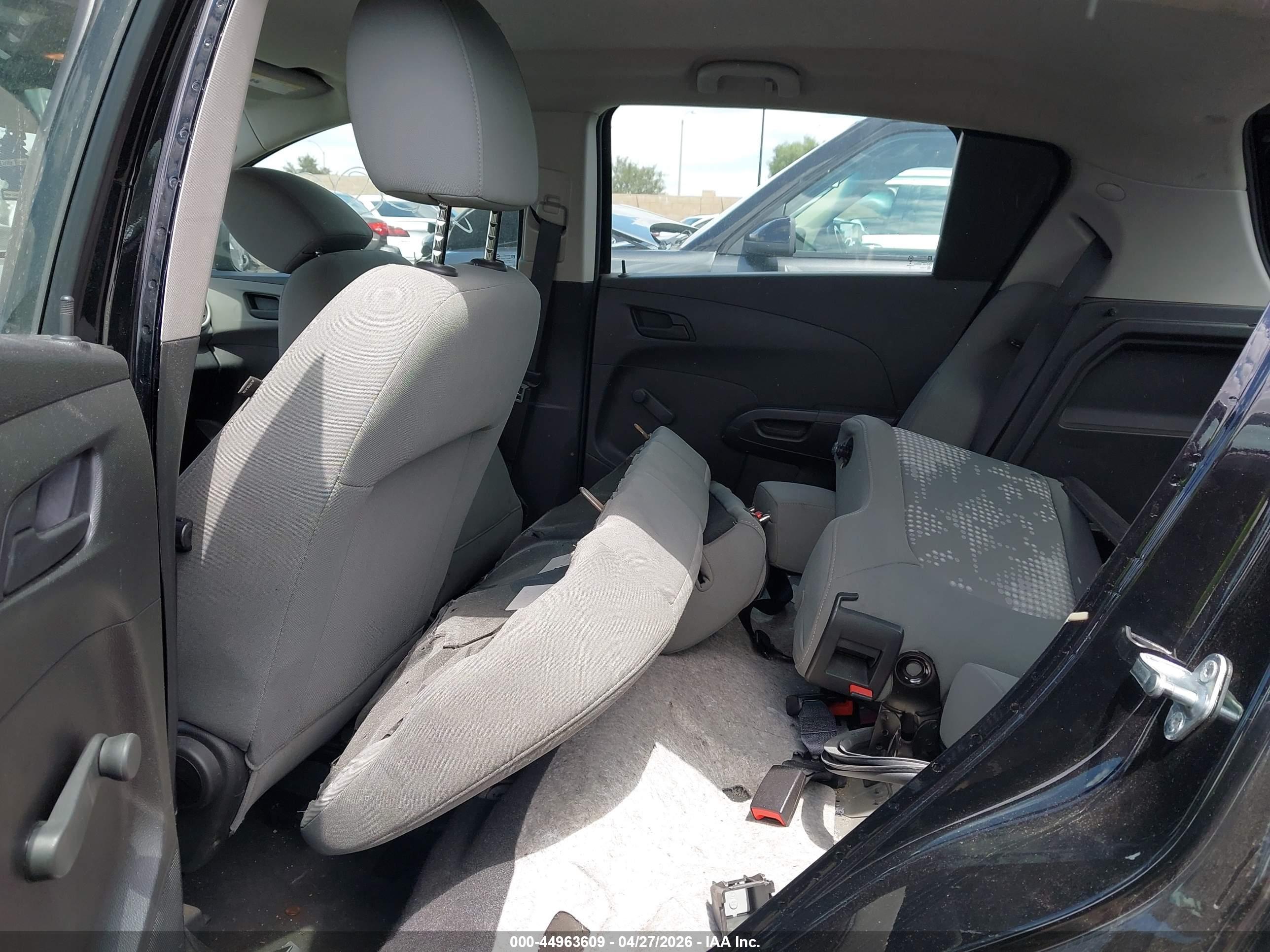 CHEVROLET SONIC image 8