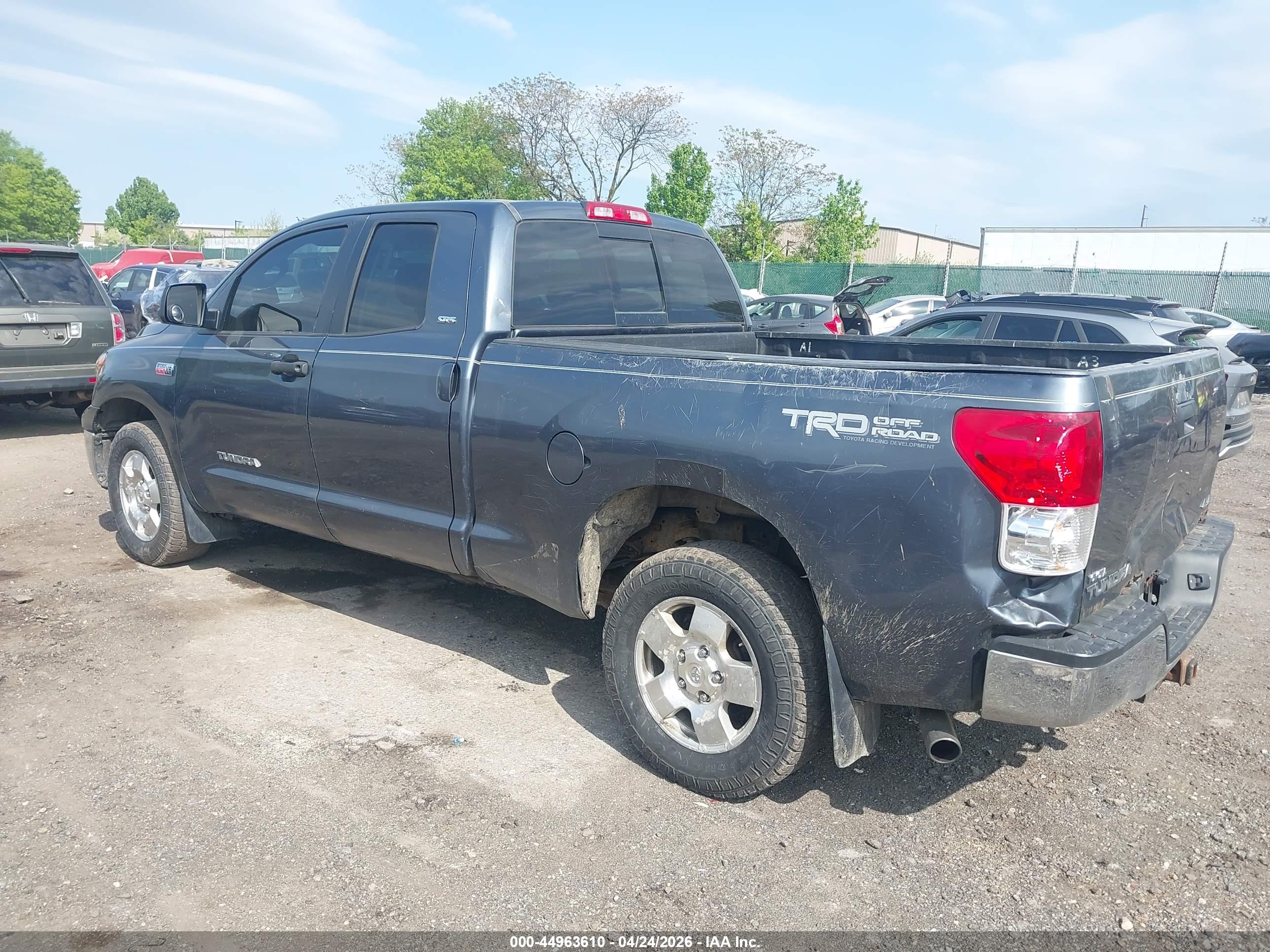 TOYOTA TUNDRA image 3