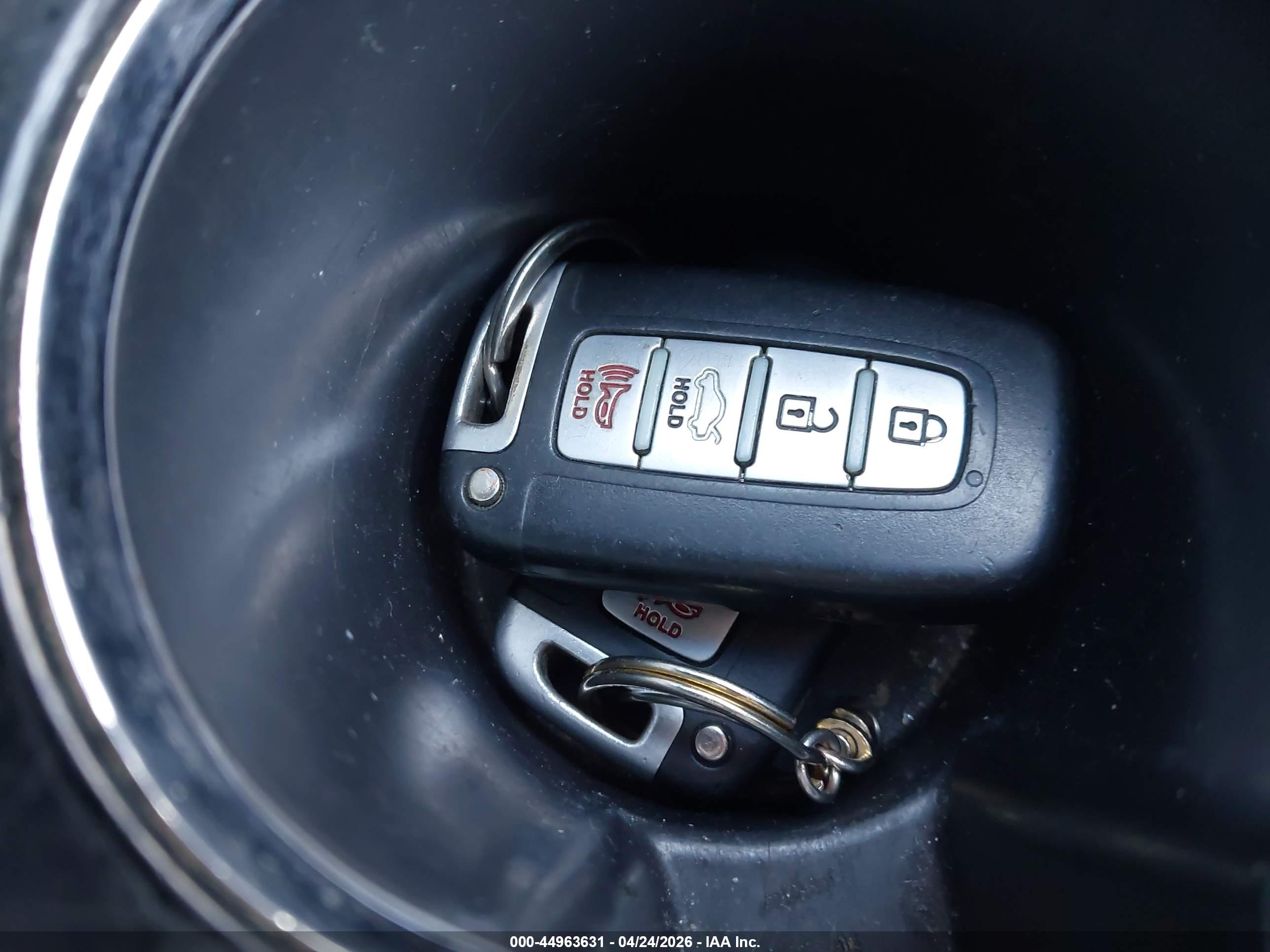 HYUNDAI SONATA image 11