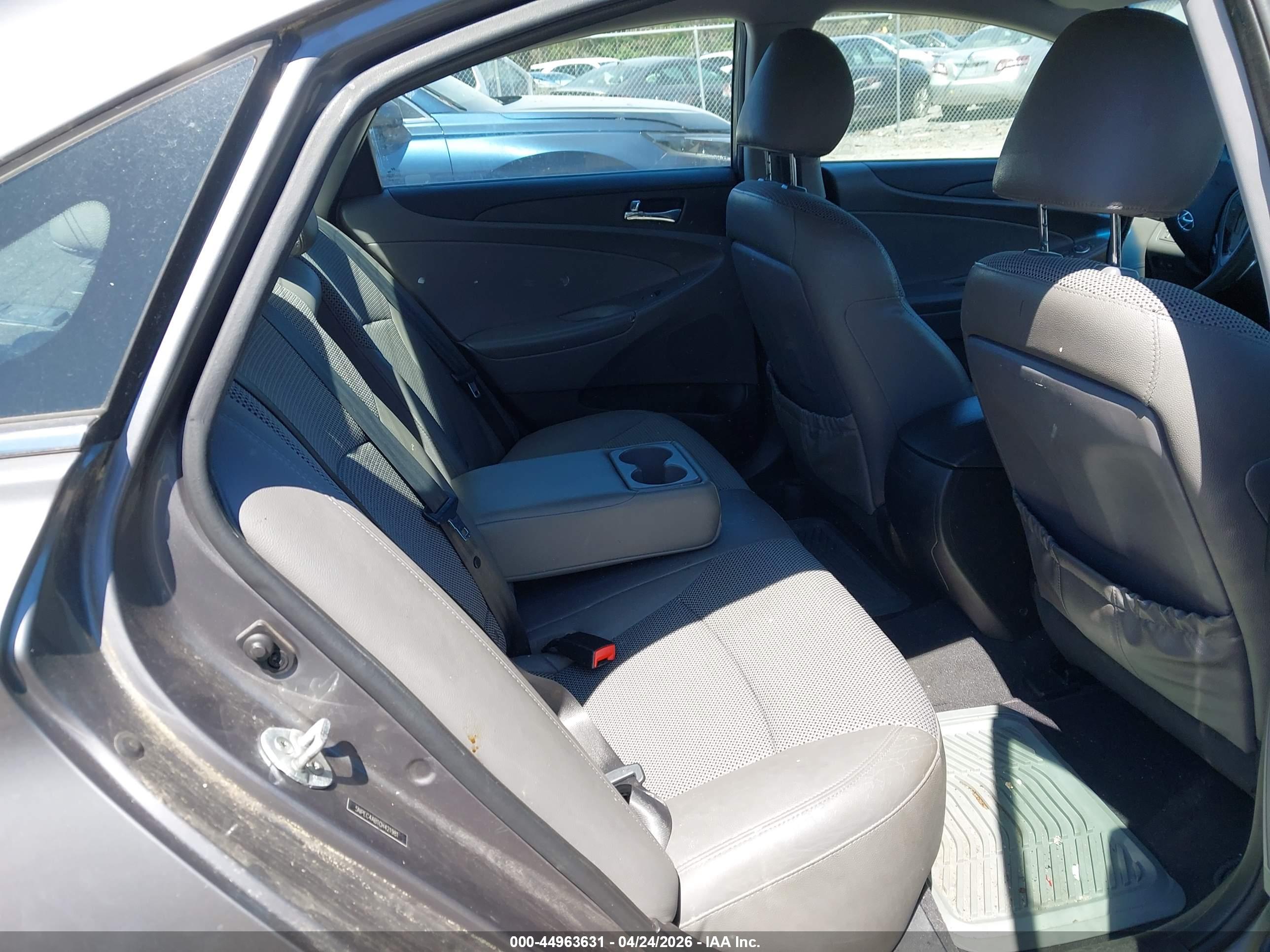 HYUNDAI SONATA image 8