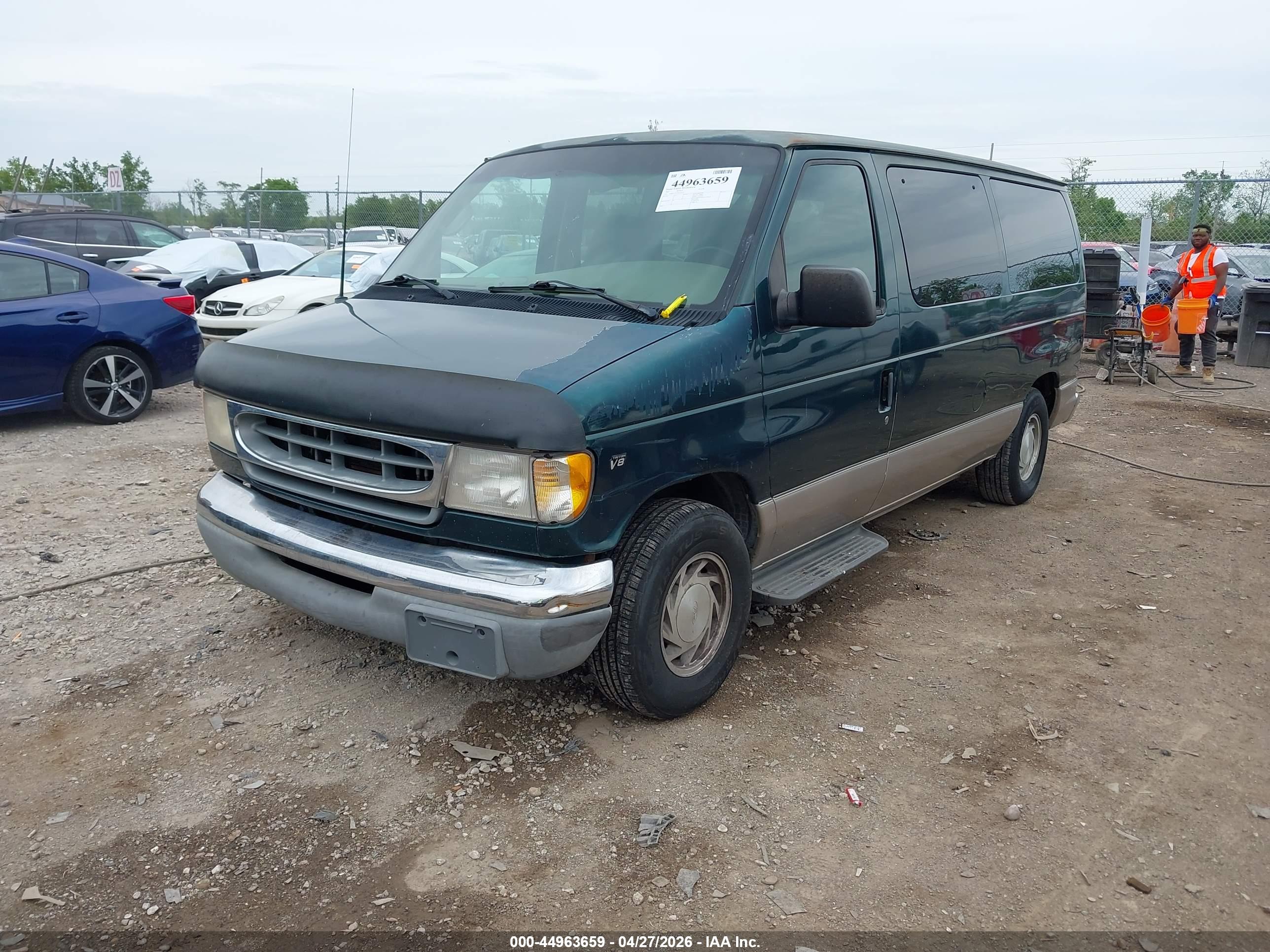 FORD E-150 image 2