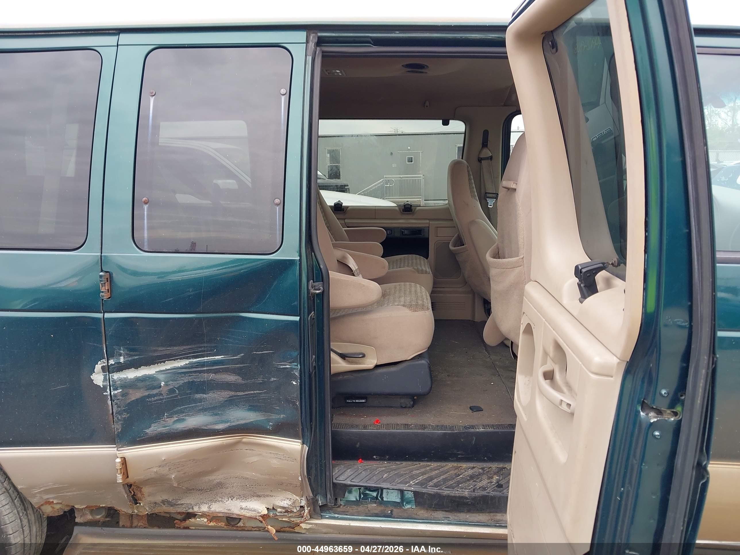 FORD E-150 image 8