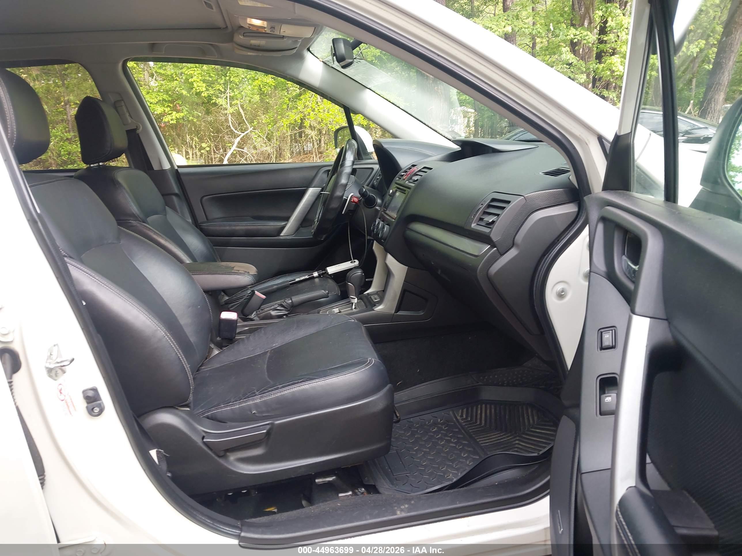 SUBARU FORESTER image 5