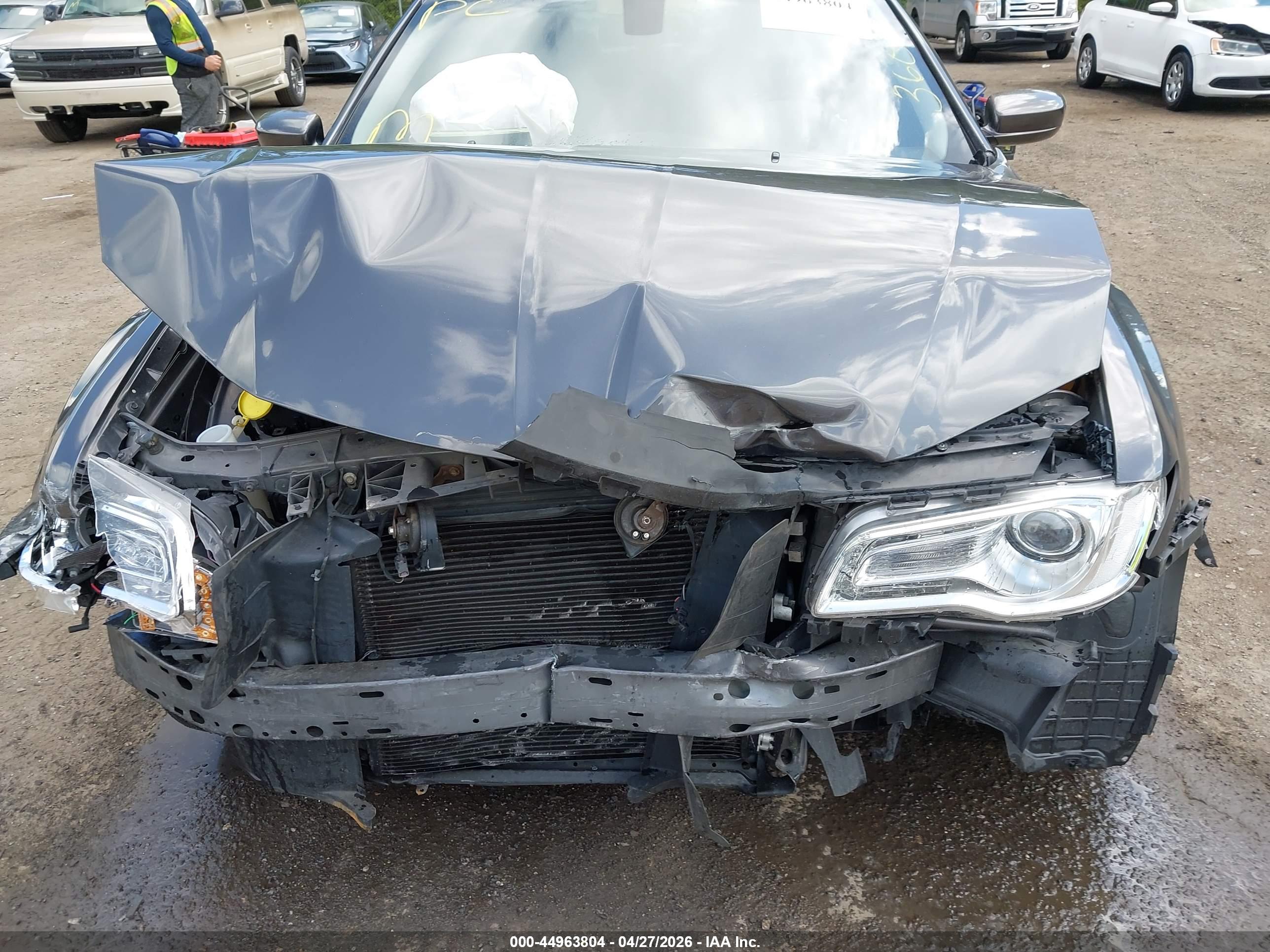 CHRYSLER 300 image 6