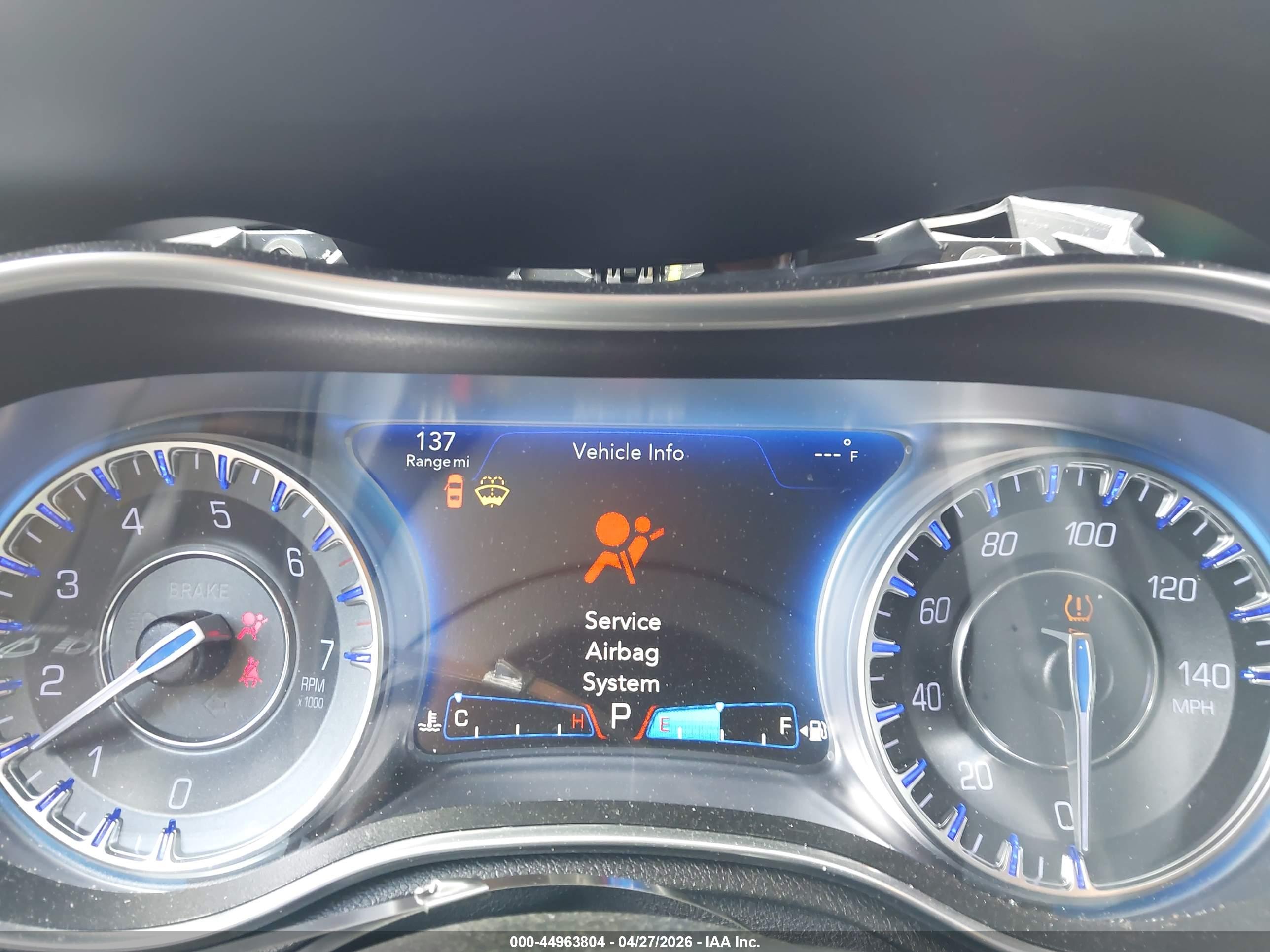 CHRYSLER 300 image 7