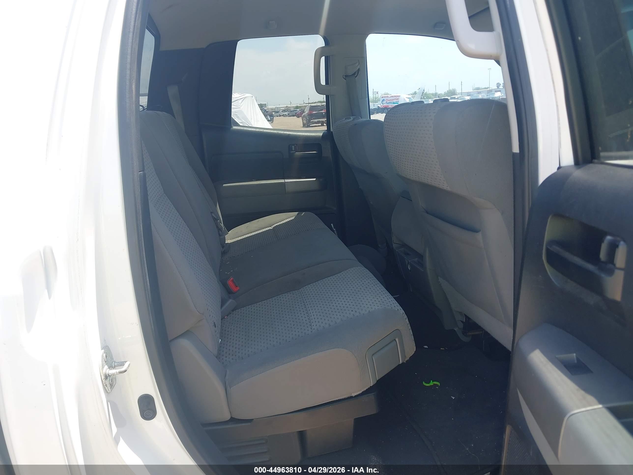TOYOTA TUNDRA image 8