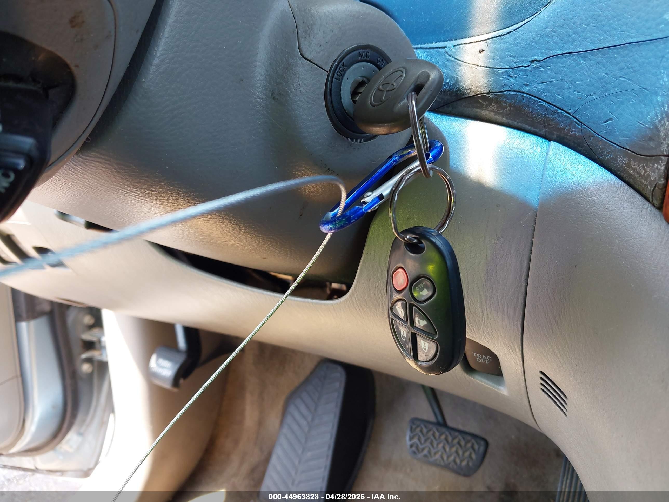 TOYOTA SIENNA image 11
