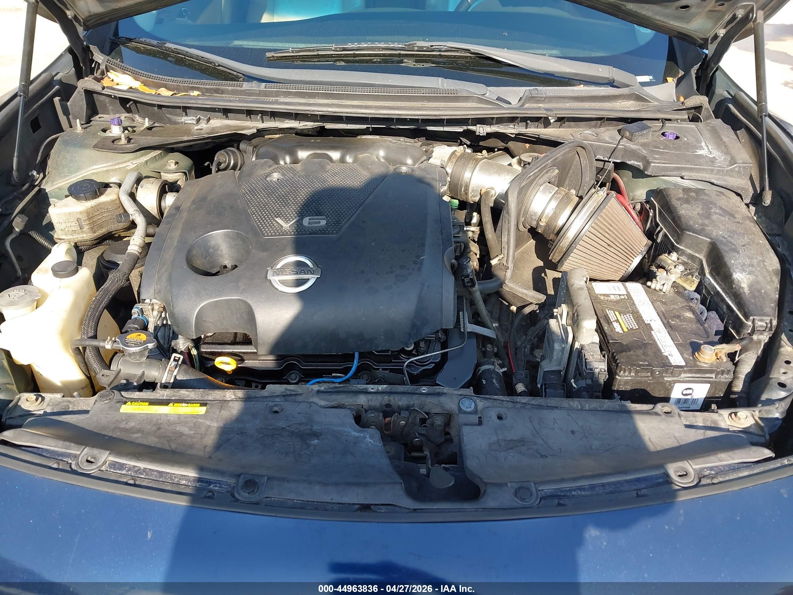 NISSAN MAXIMA image 10