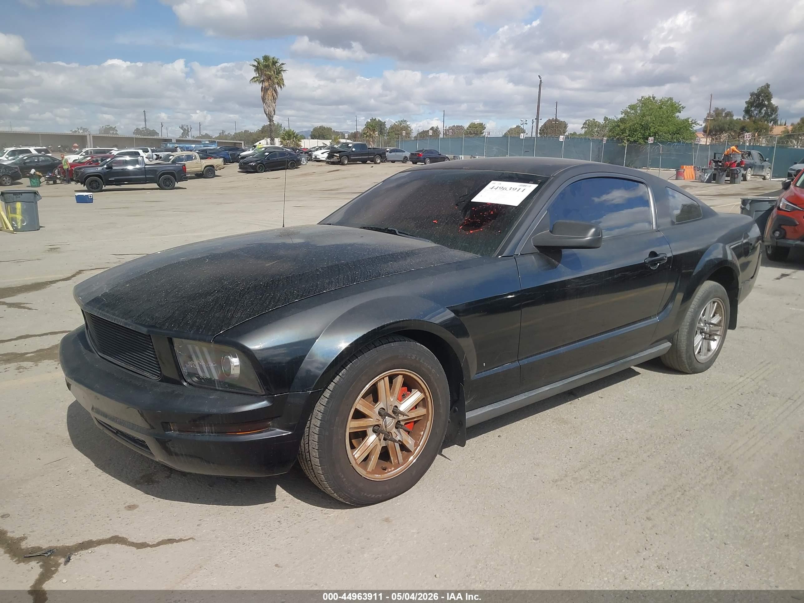 FORD MUSTANG image 2