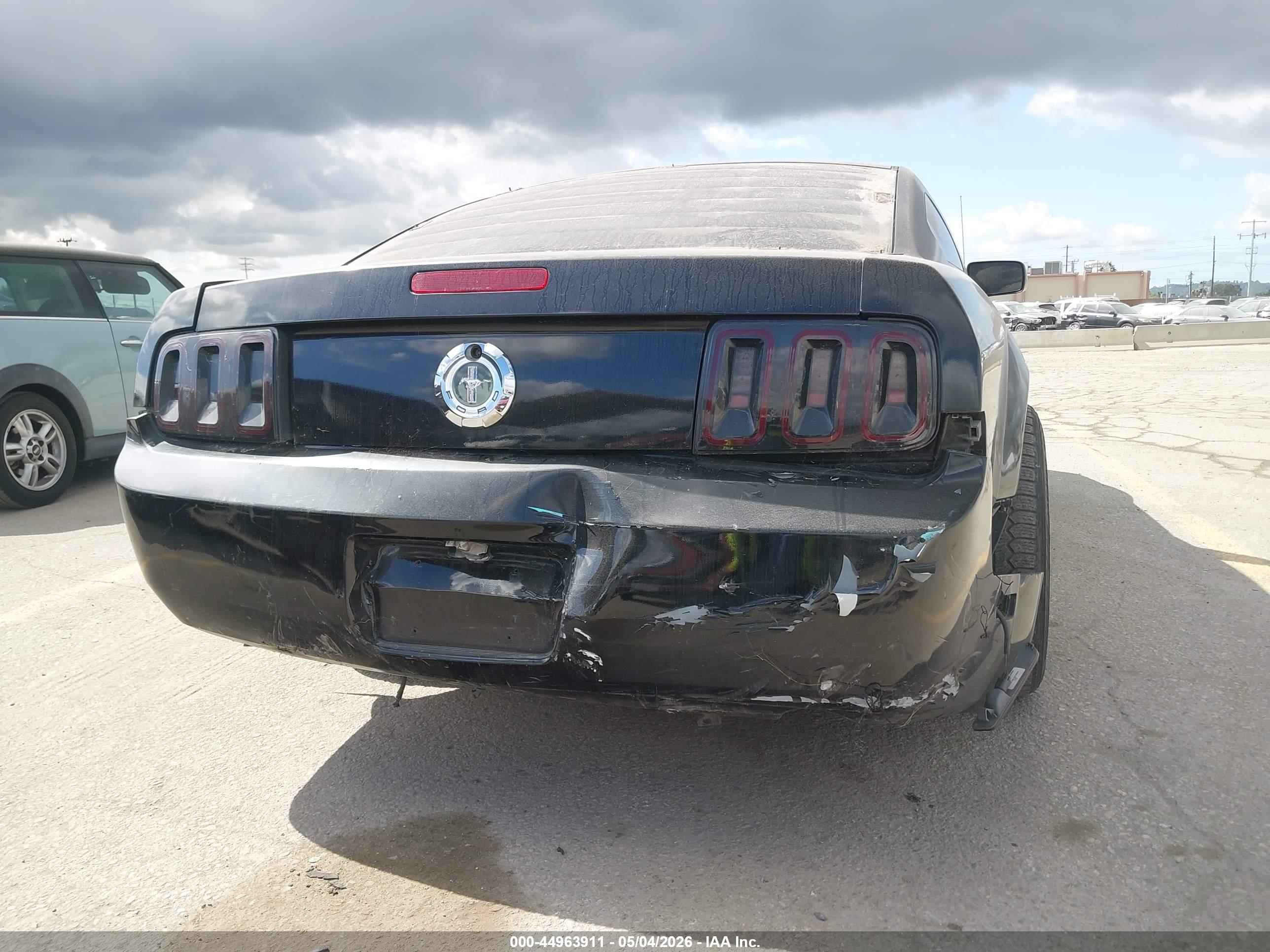FORD MUSTANG image 6