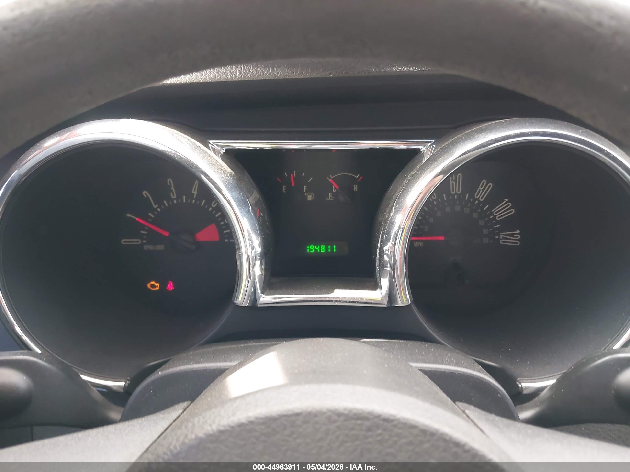 FORD MUSTANG image 7