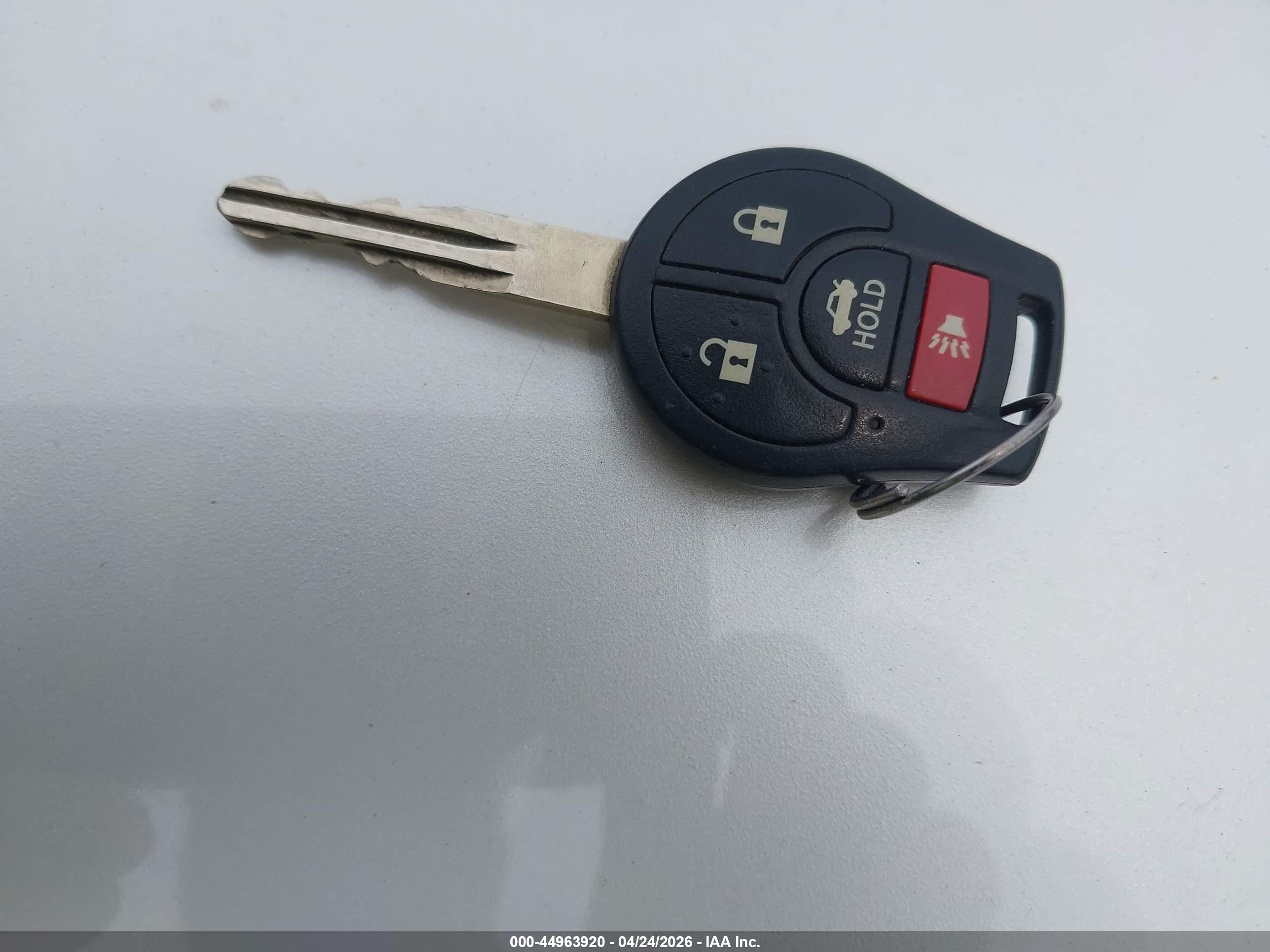 NISSAN VERSA image 11