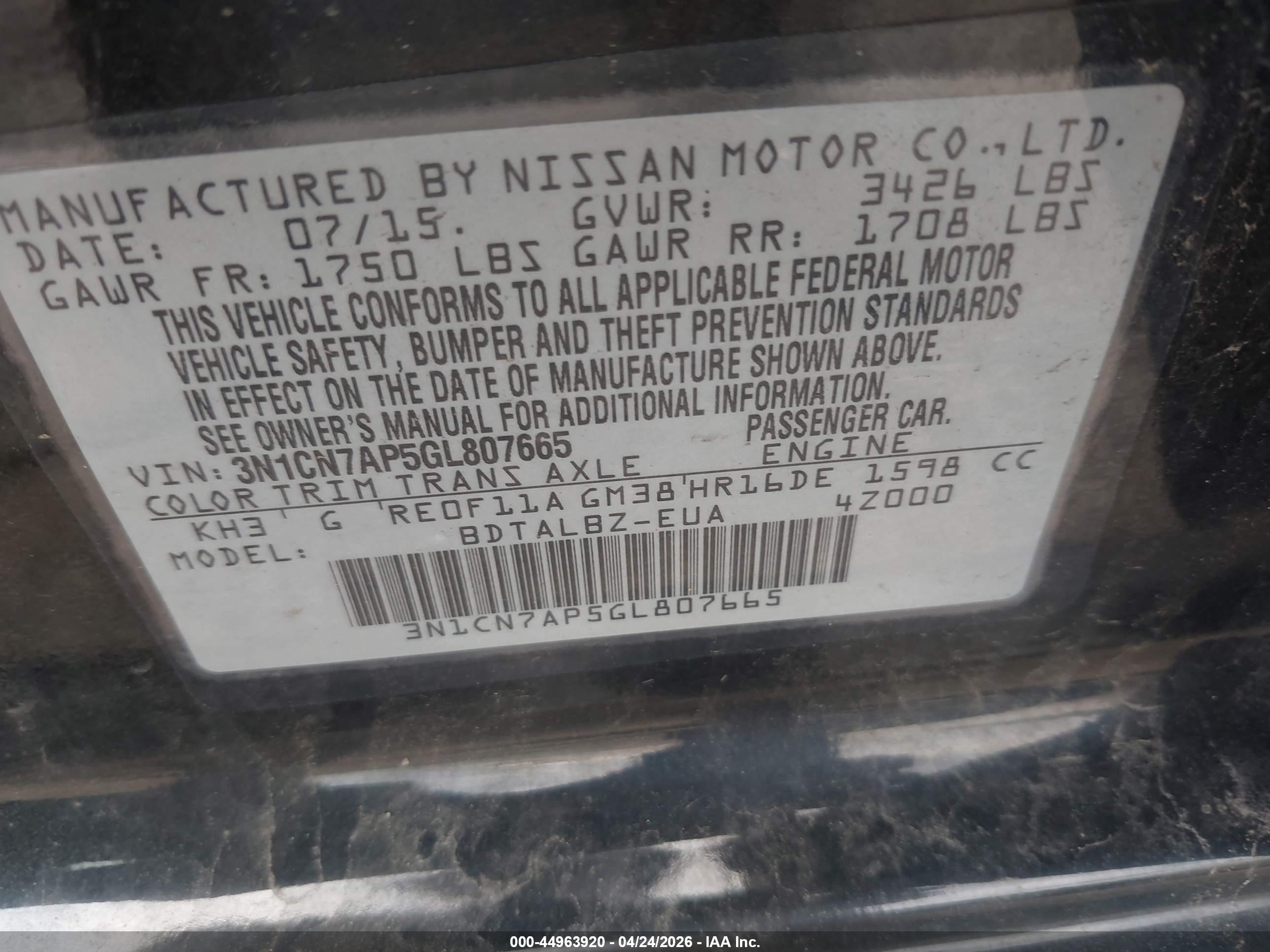 NISSAN VERSA image 9