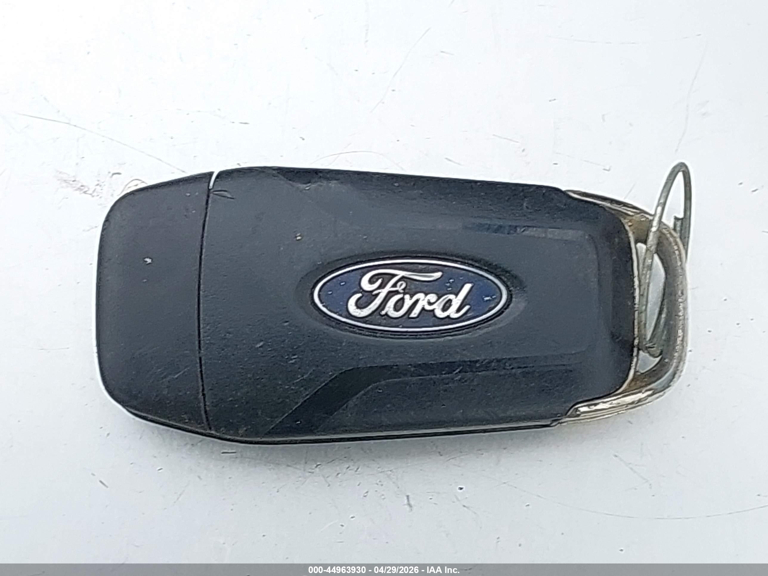 FORD FUSION image 11