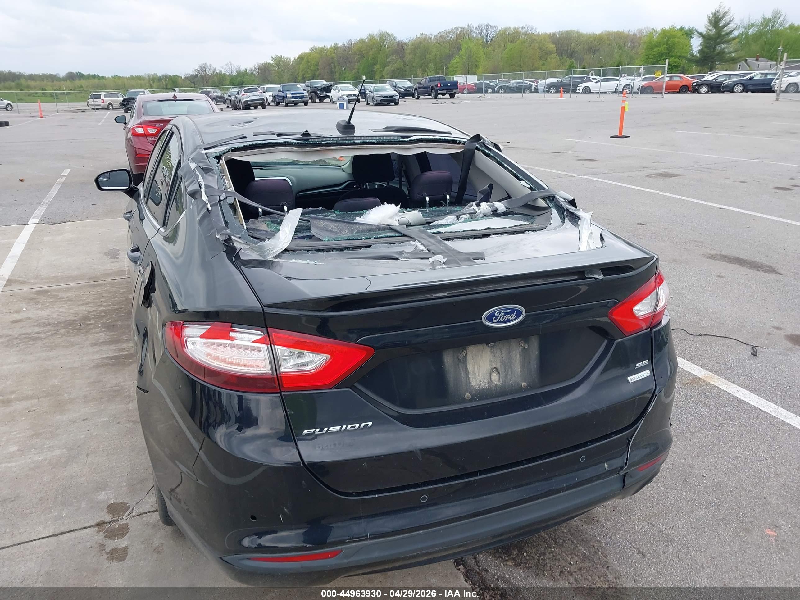 FORD FUSION image 6