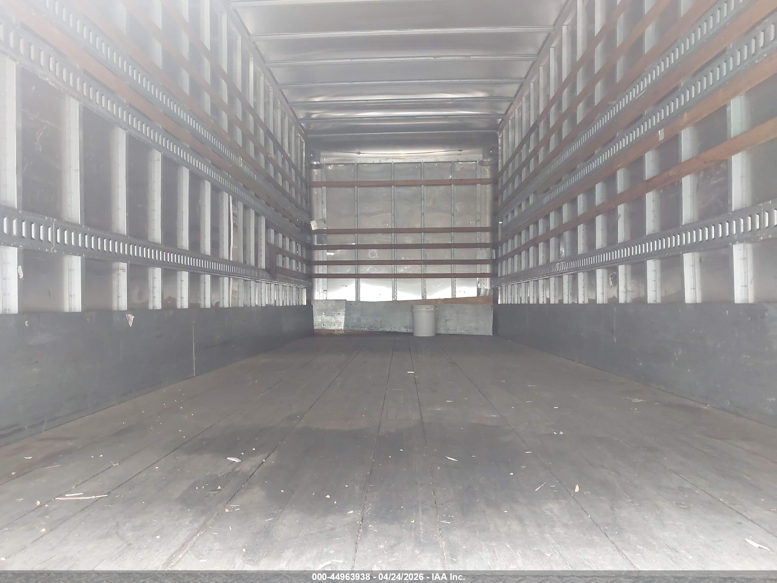 FREIGHTLINER M2 image 7