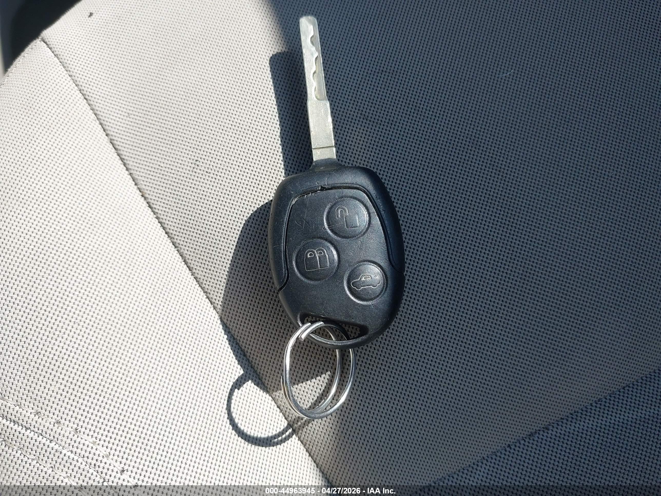 FORD FIESTA image 11