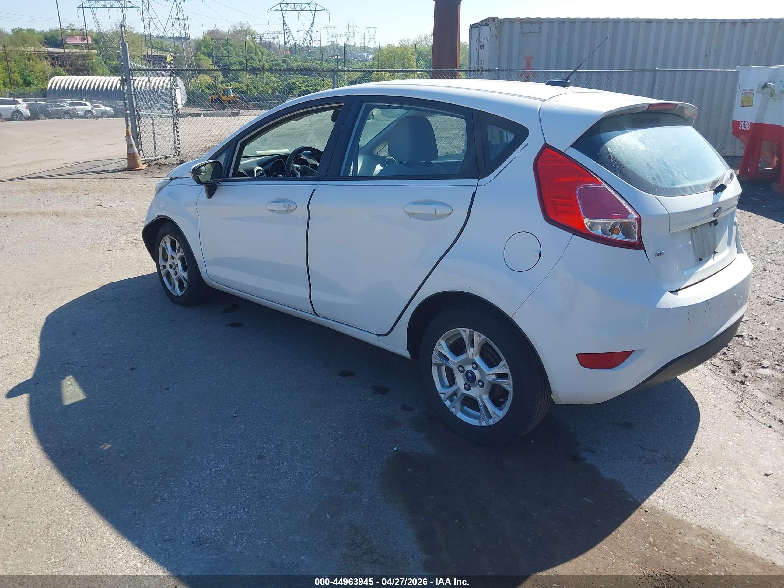 FORD FIESTA image 3