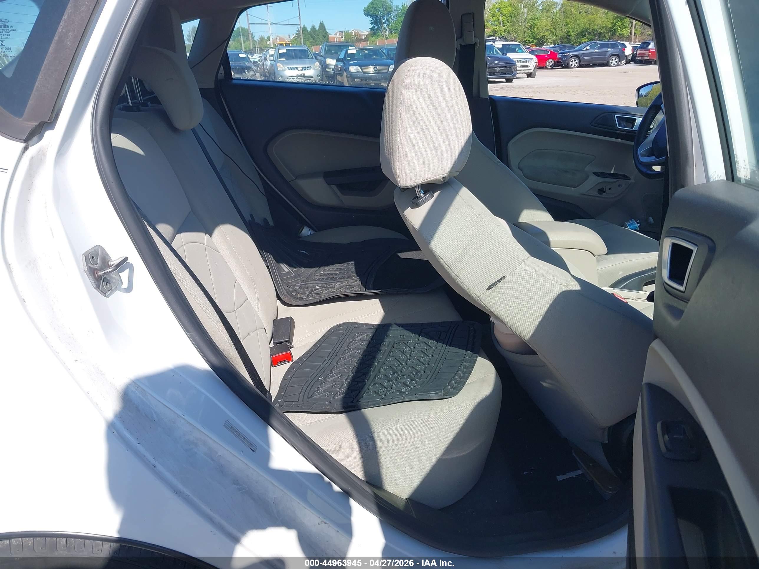 FORD FIESTA image 8