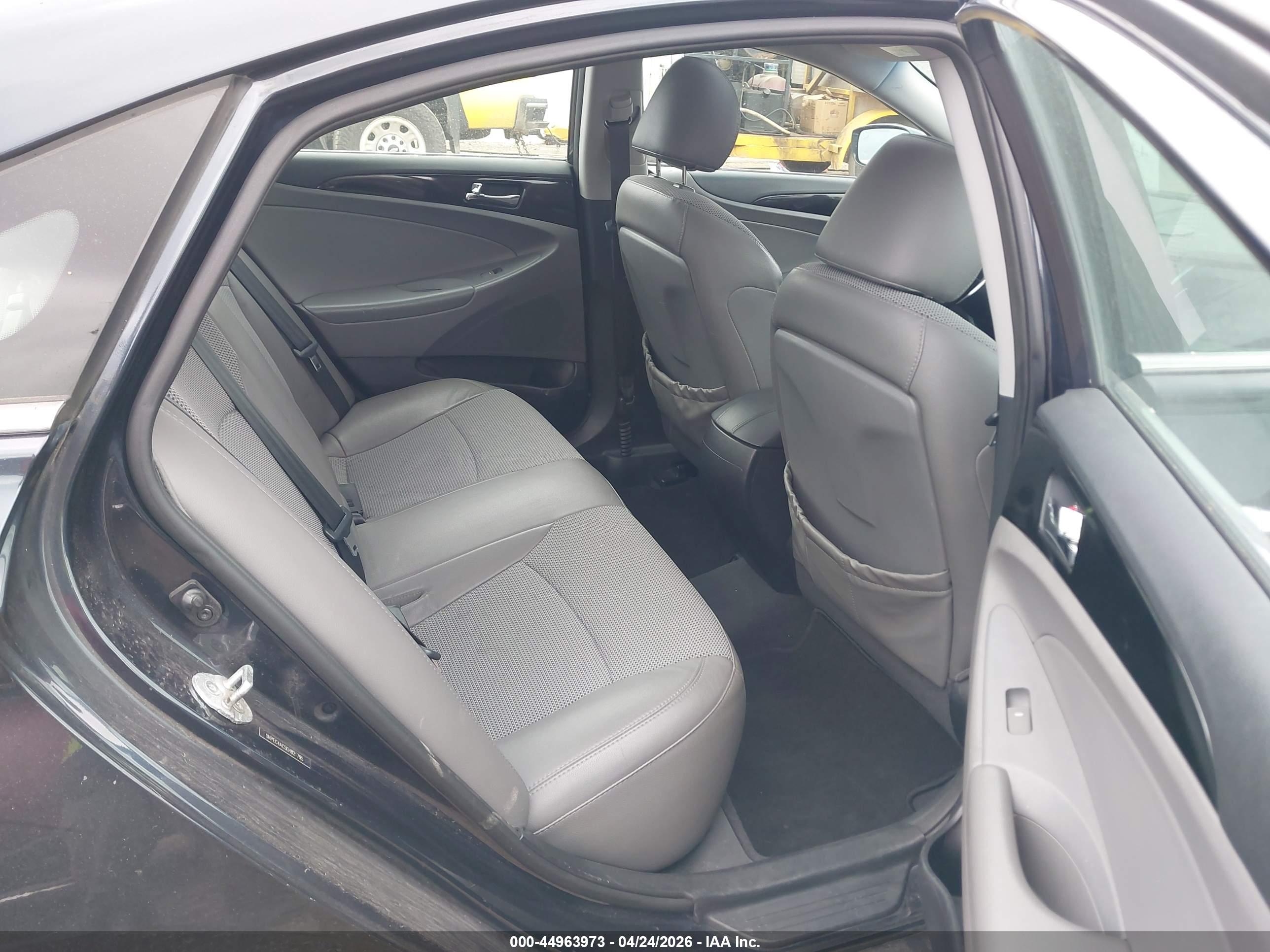 HYUNDAI SONATA image 8