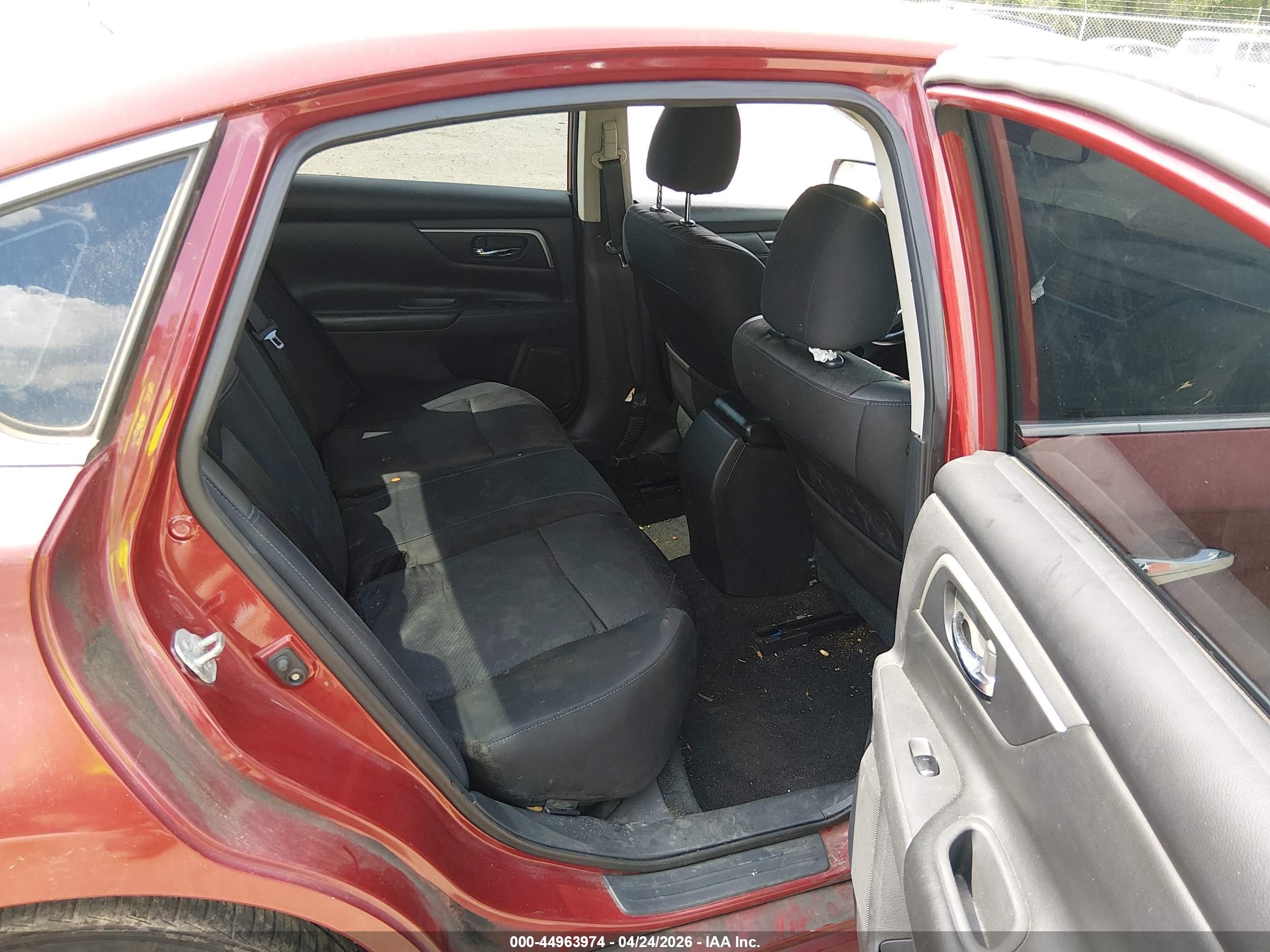 NISSAN ALTIMA image 8