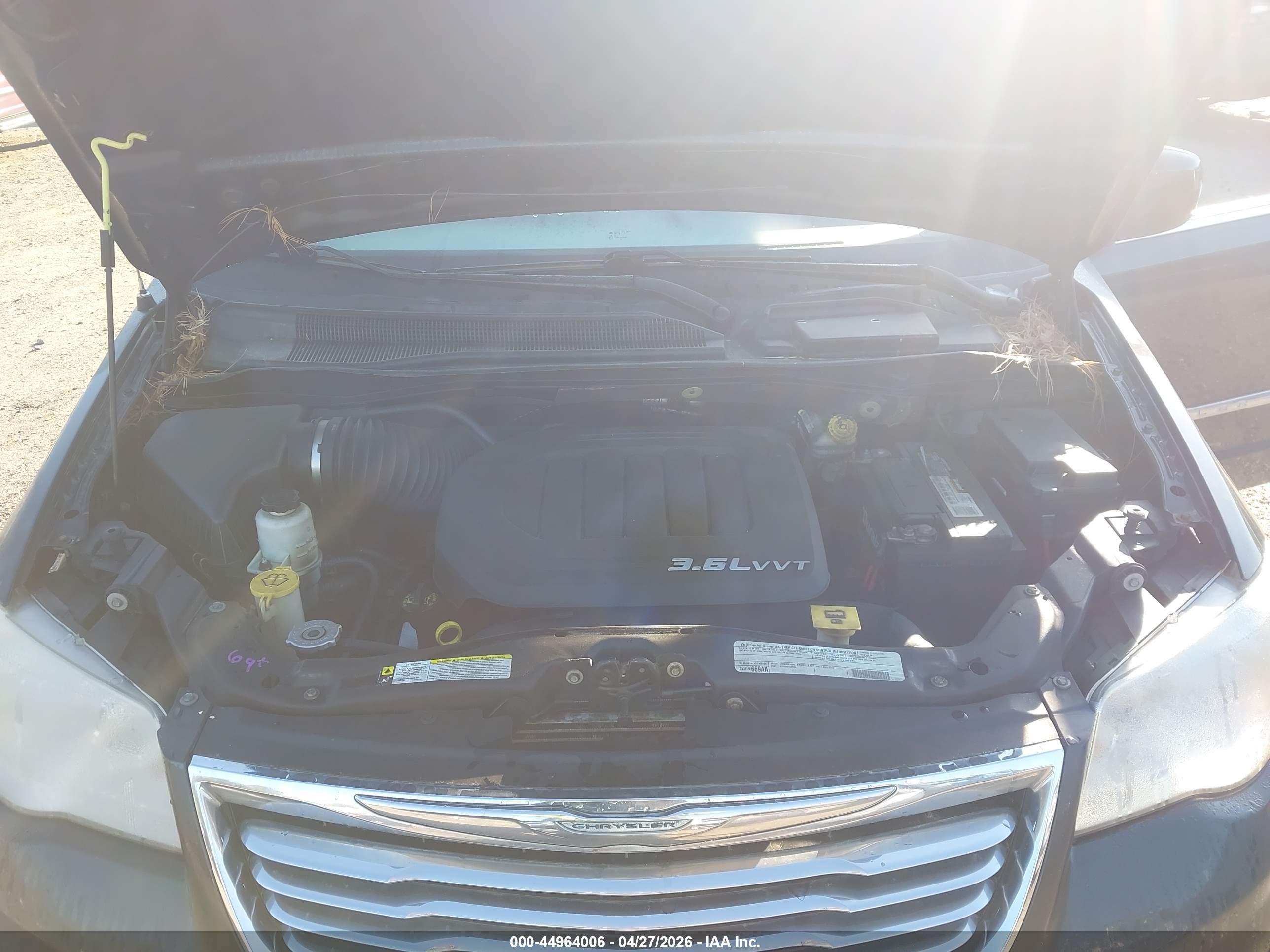 CHRYSLER TOWN image 10