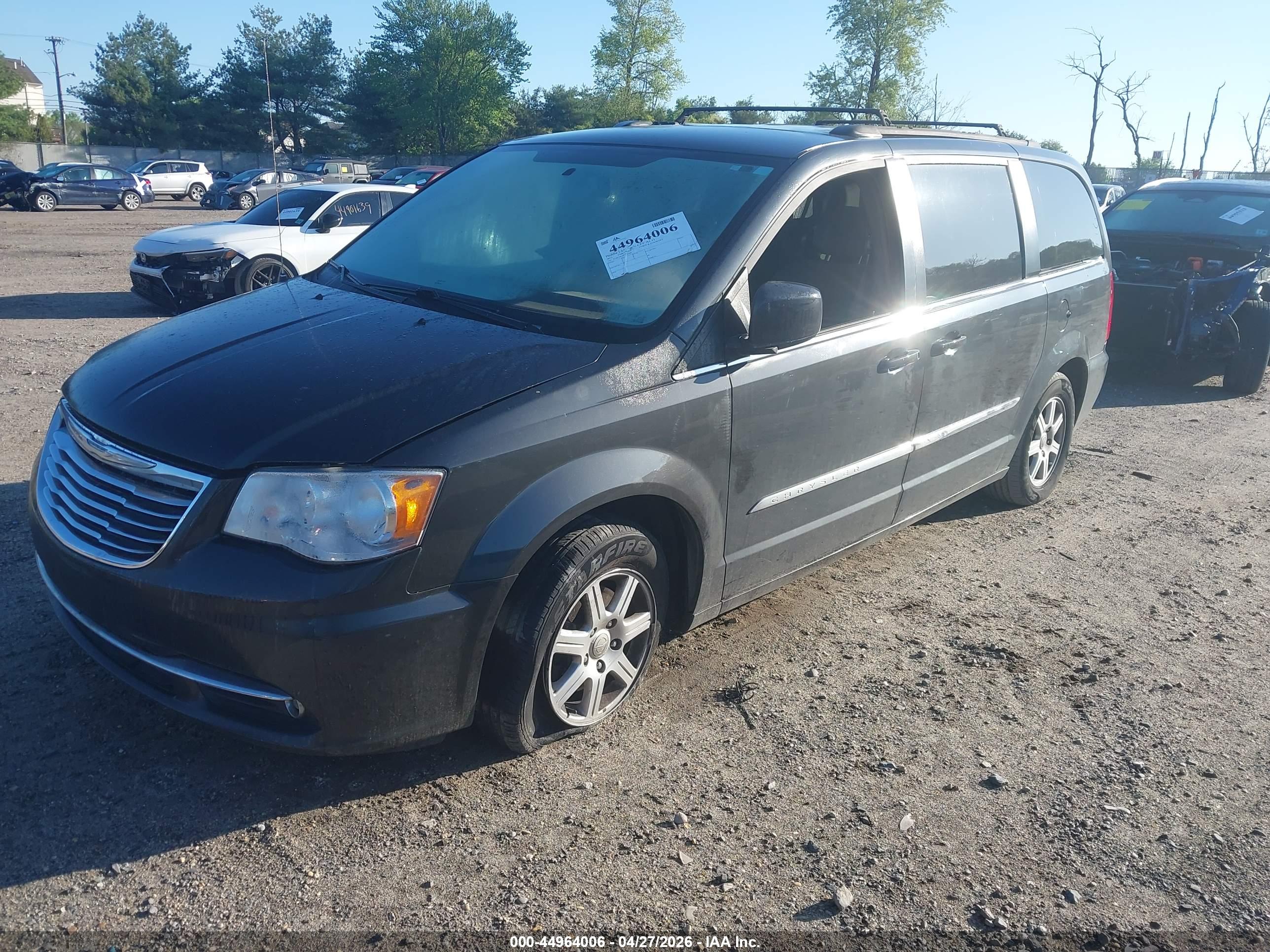 CHRYSLER TOWN image 2