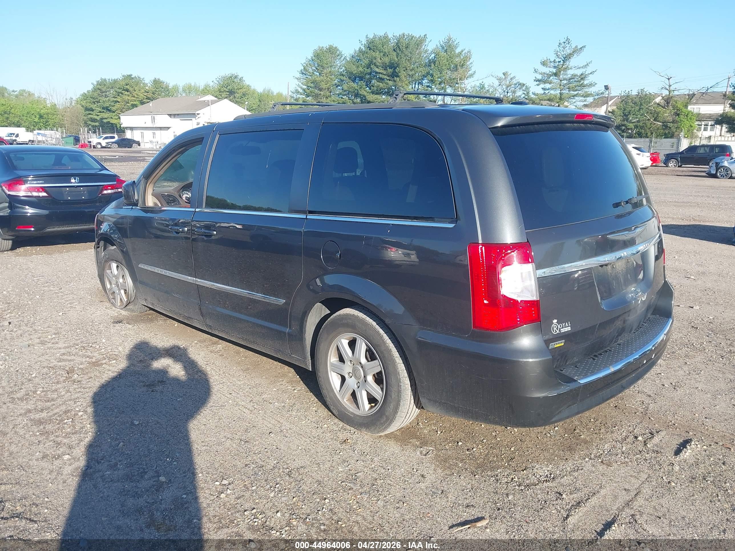 CHRYSLER TOWN image 3