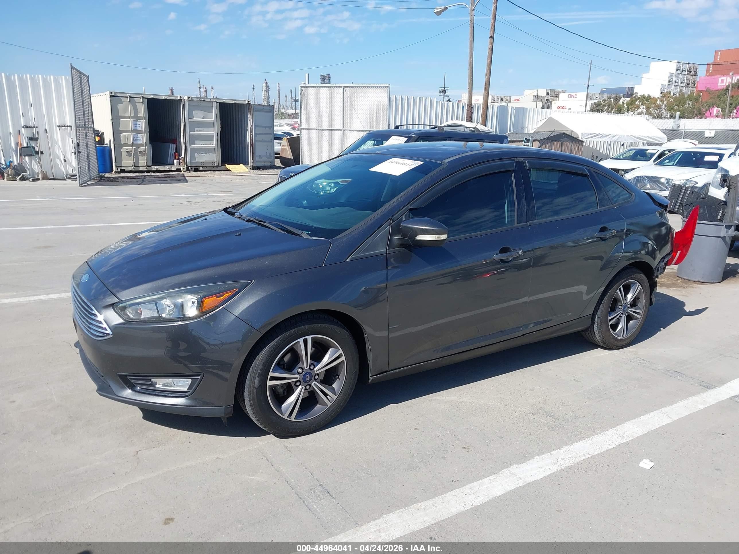 FORD FOCUS image 2