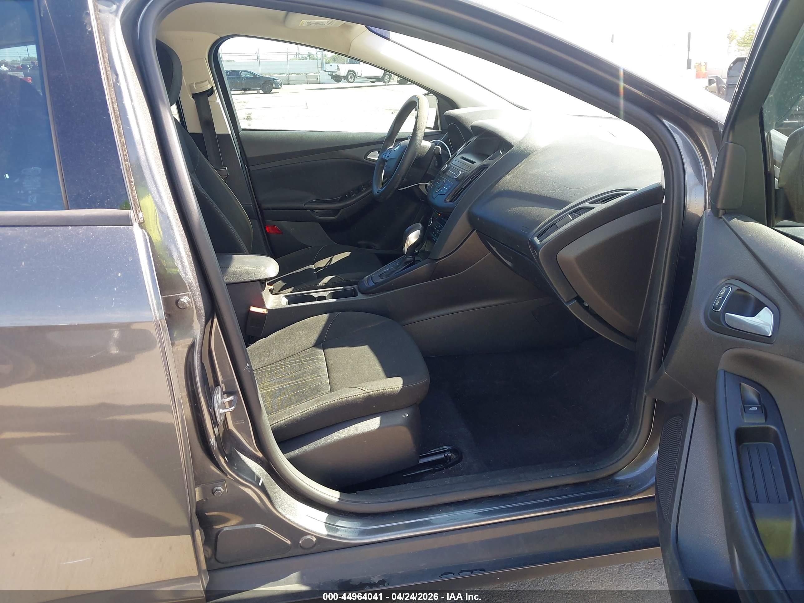 FORD FOCUS image 5