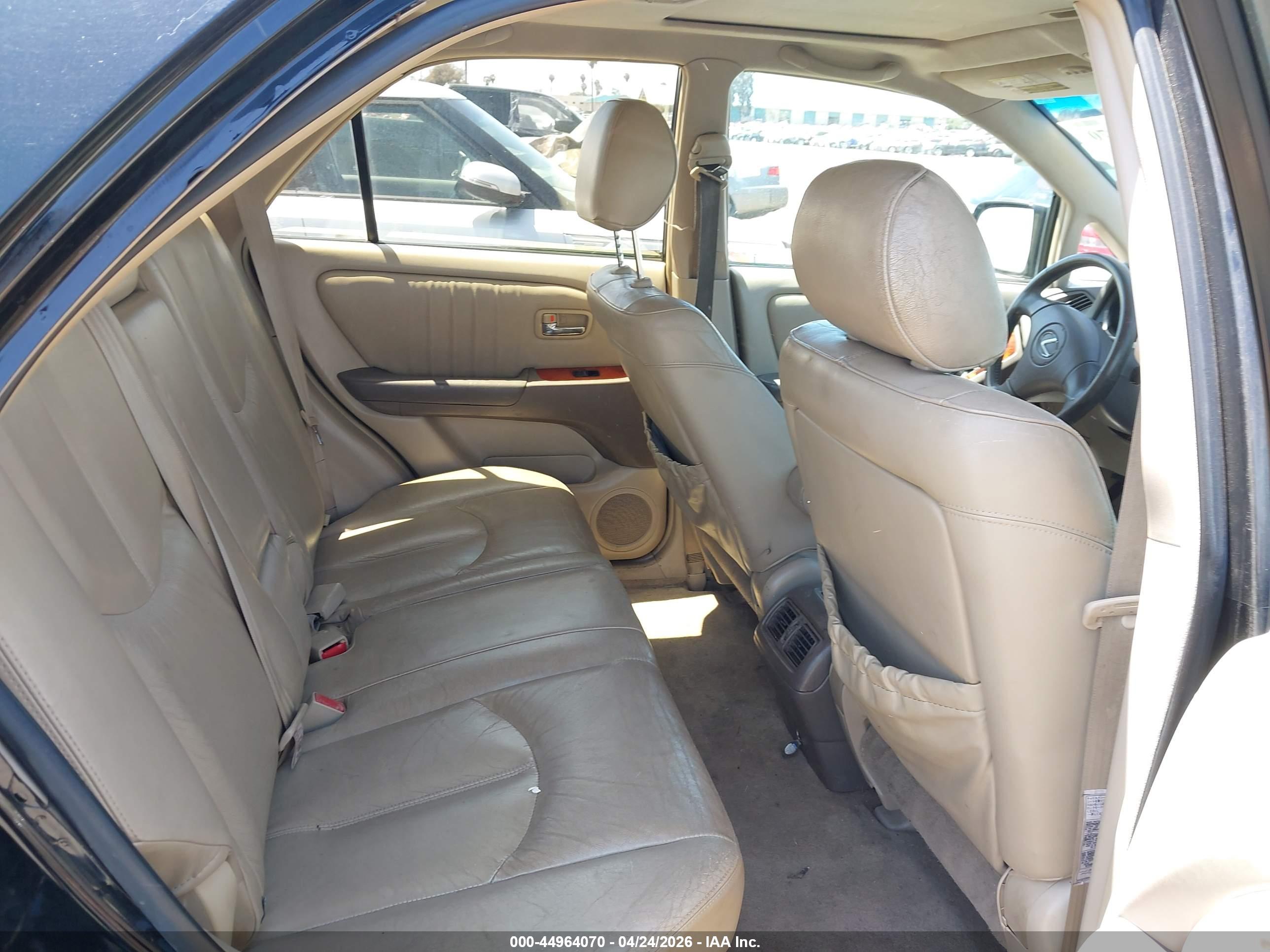 LEXUS RX image 8