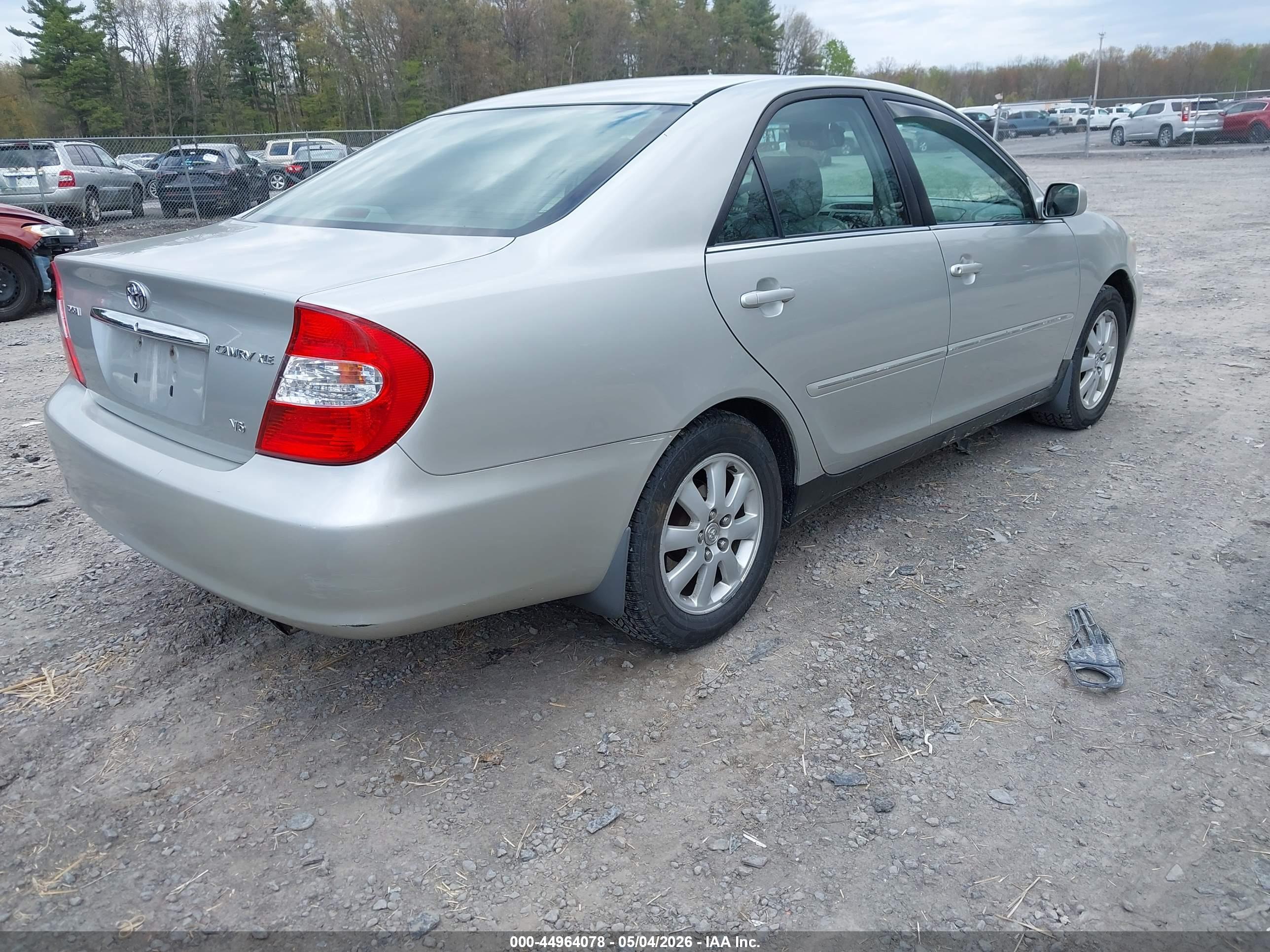 TOYOTA CAMRY image 4