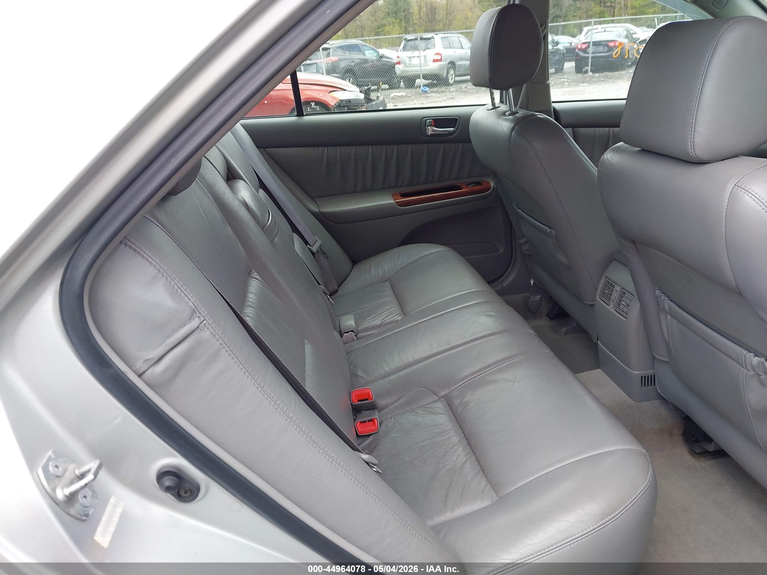TOYOTA CAMRY image 8