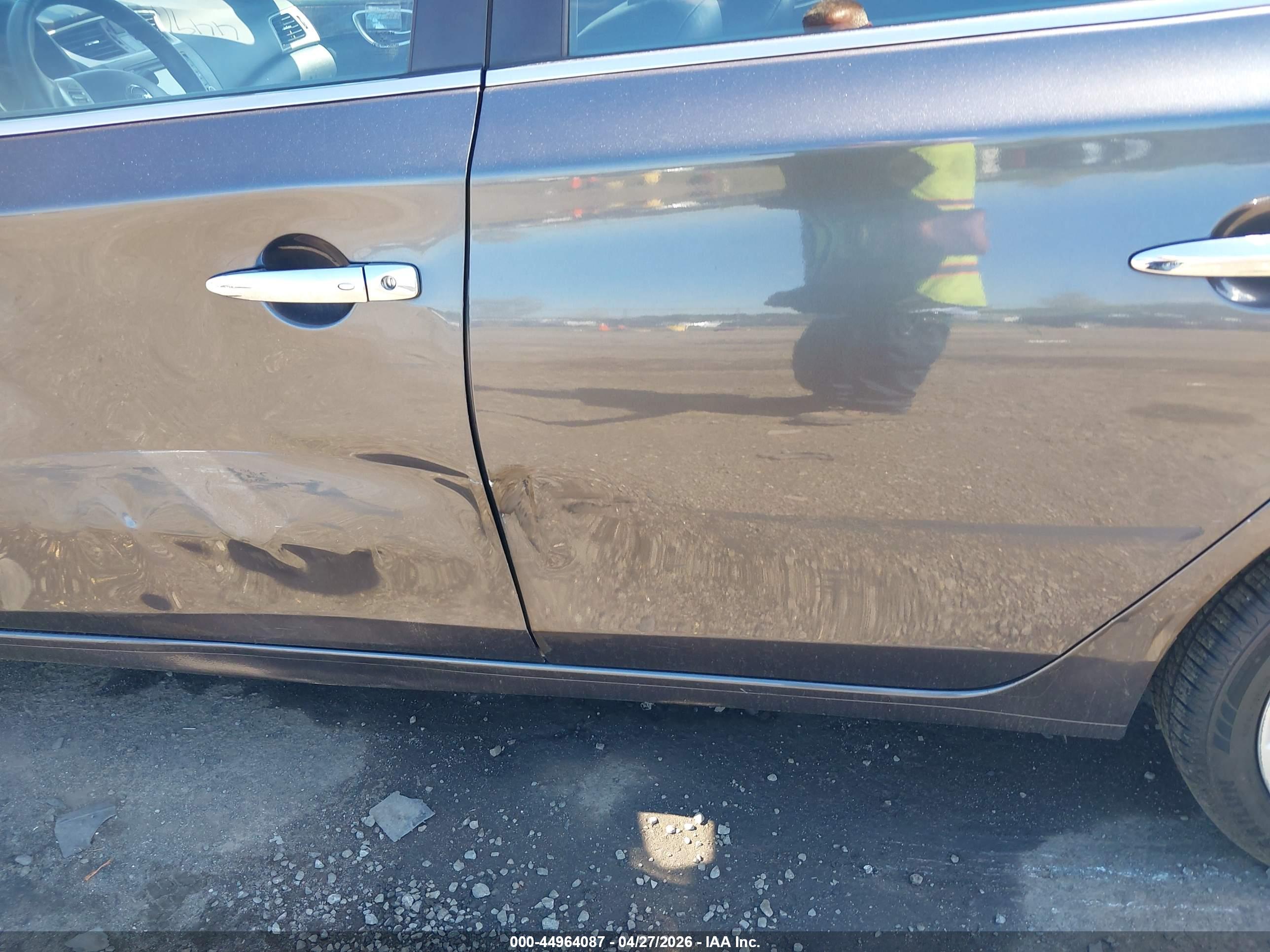 NISSAN SENTRA image 6