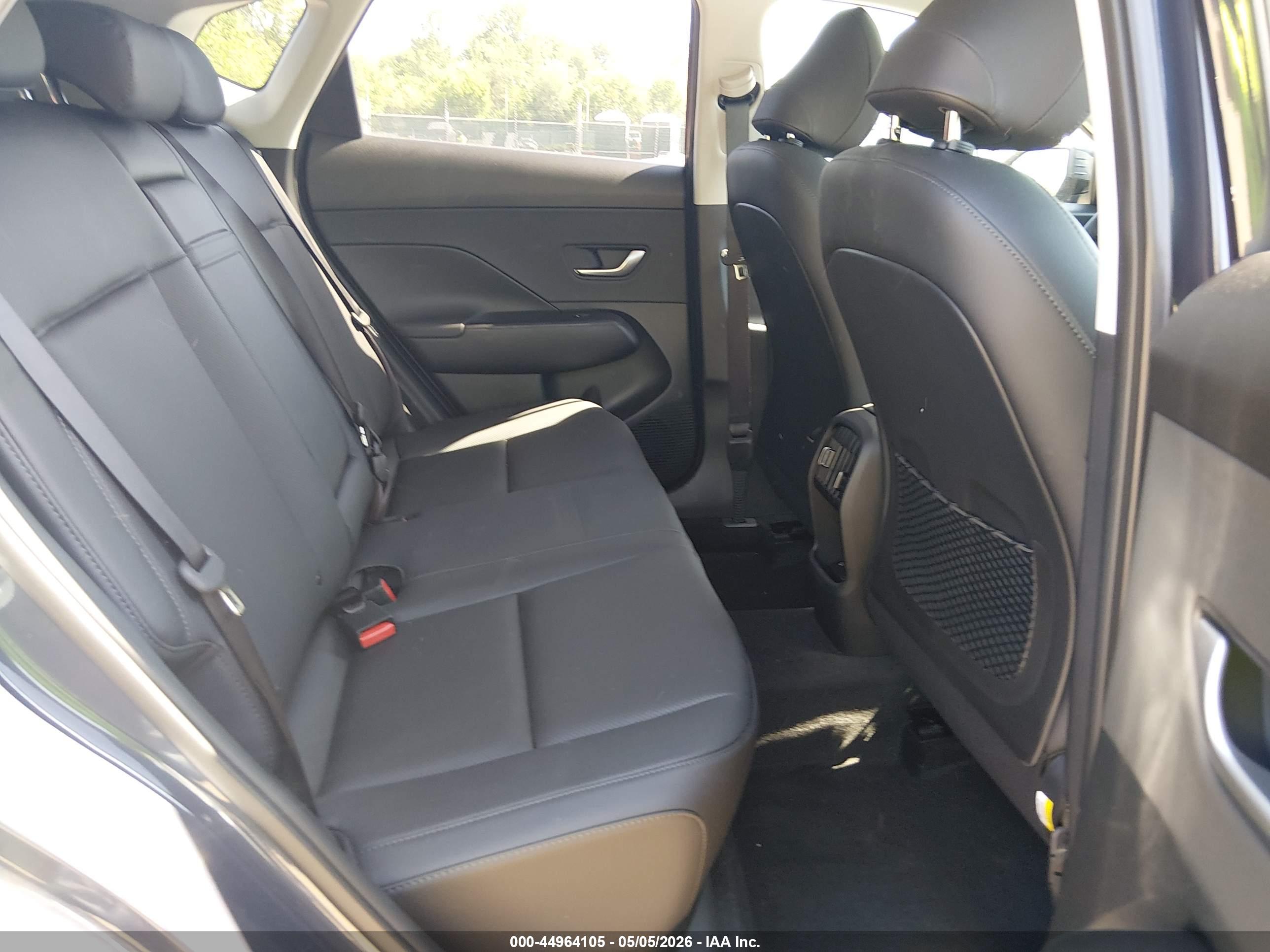 HYUNDAI KONA image 8