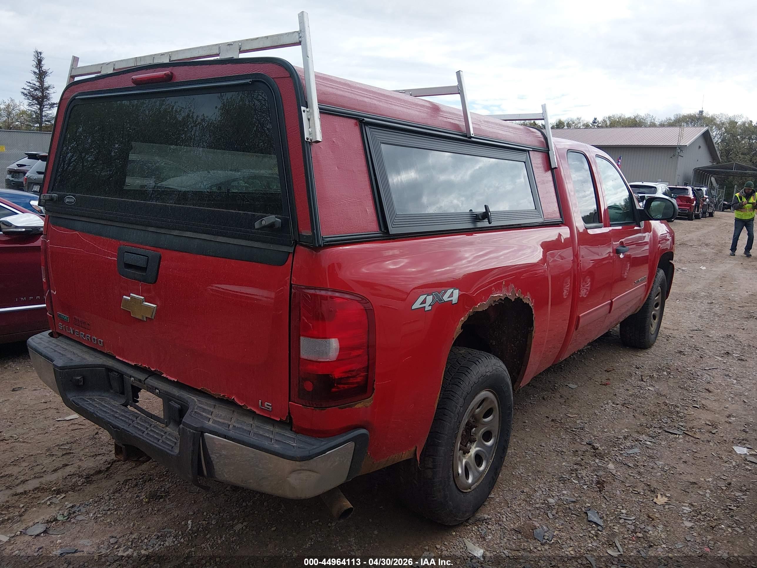 CHEVROLET SILVERADO image 4