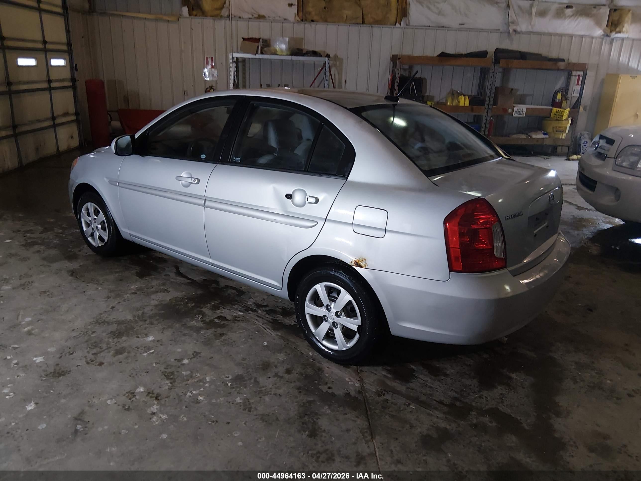 HYUNDAI ACCENT image 3