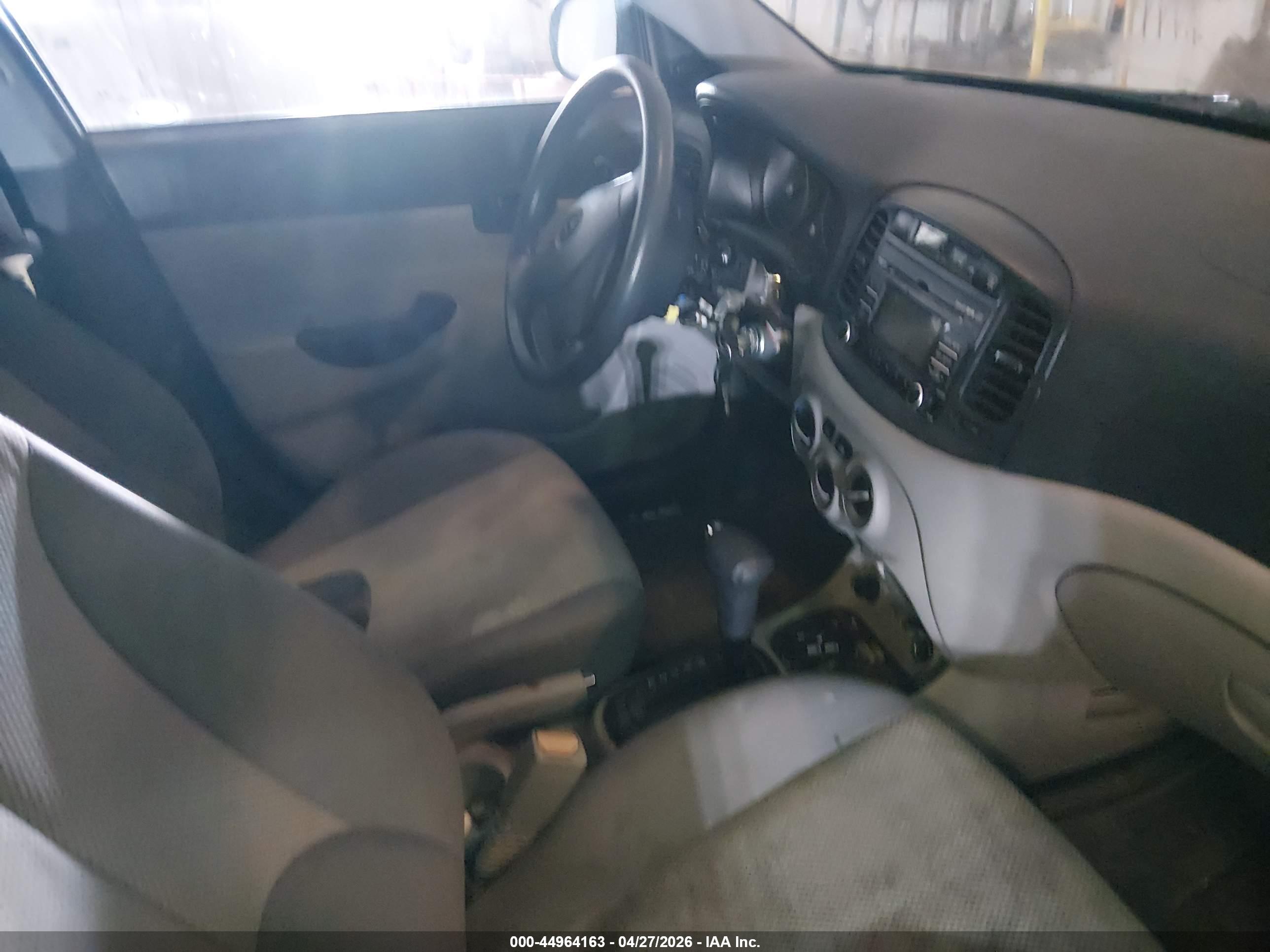HYUNDAI ACCENT image 5