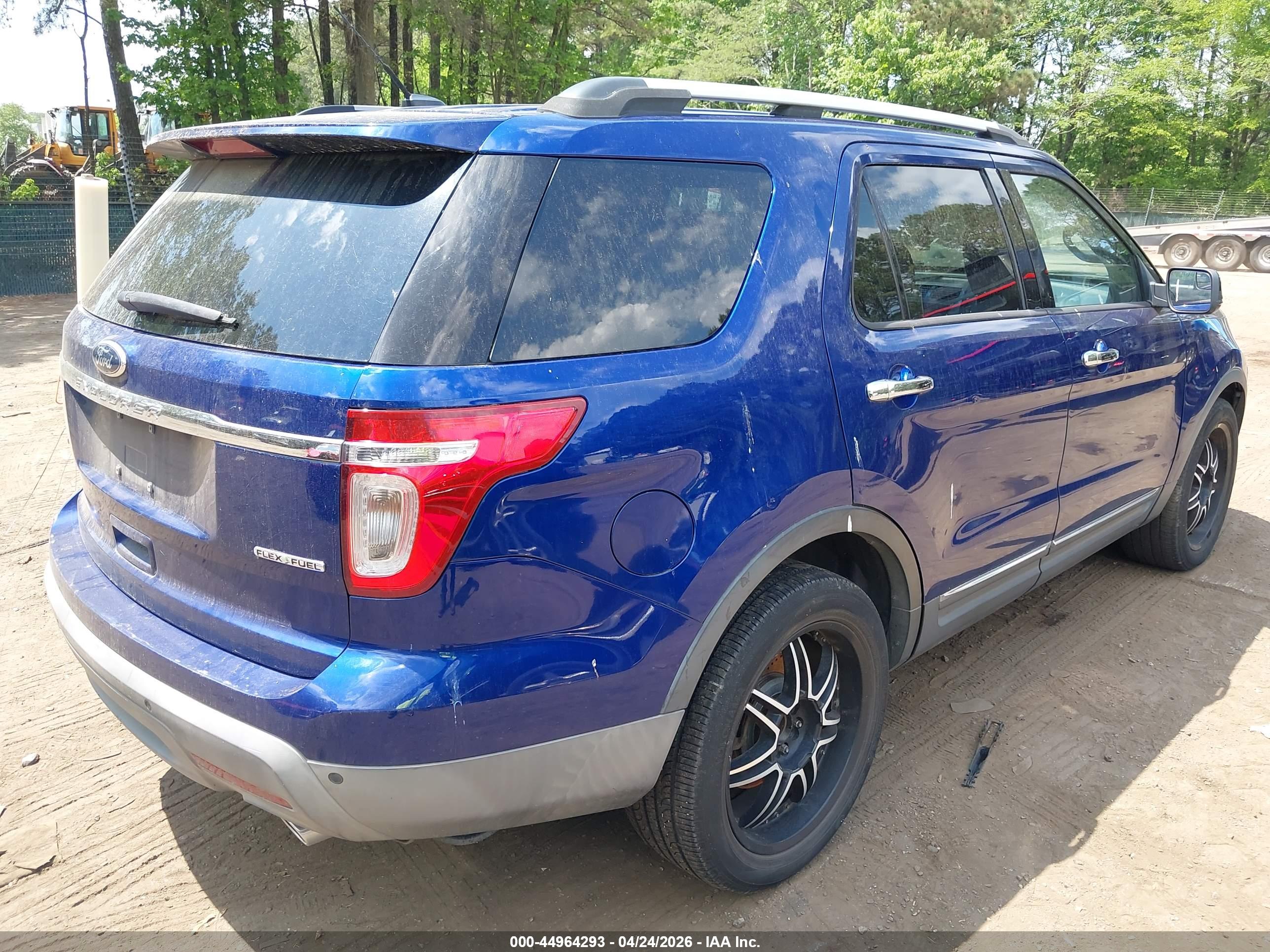 FORD EXPLORER image 4