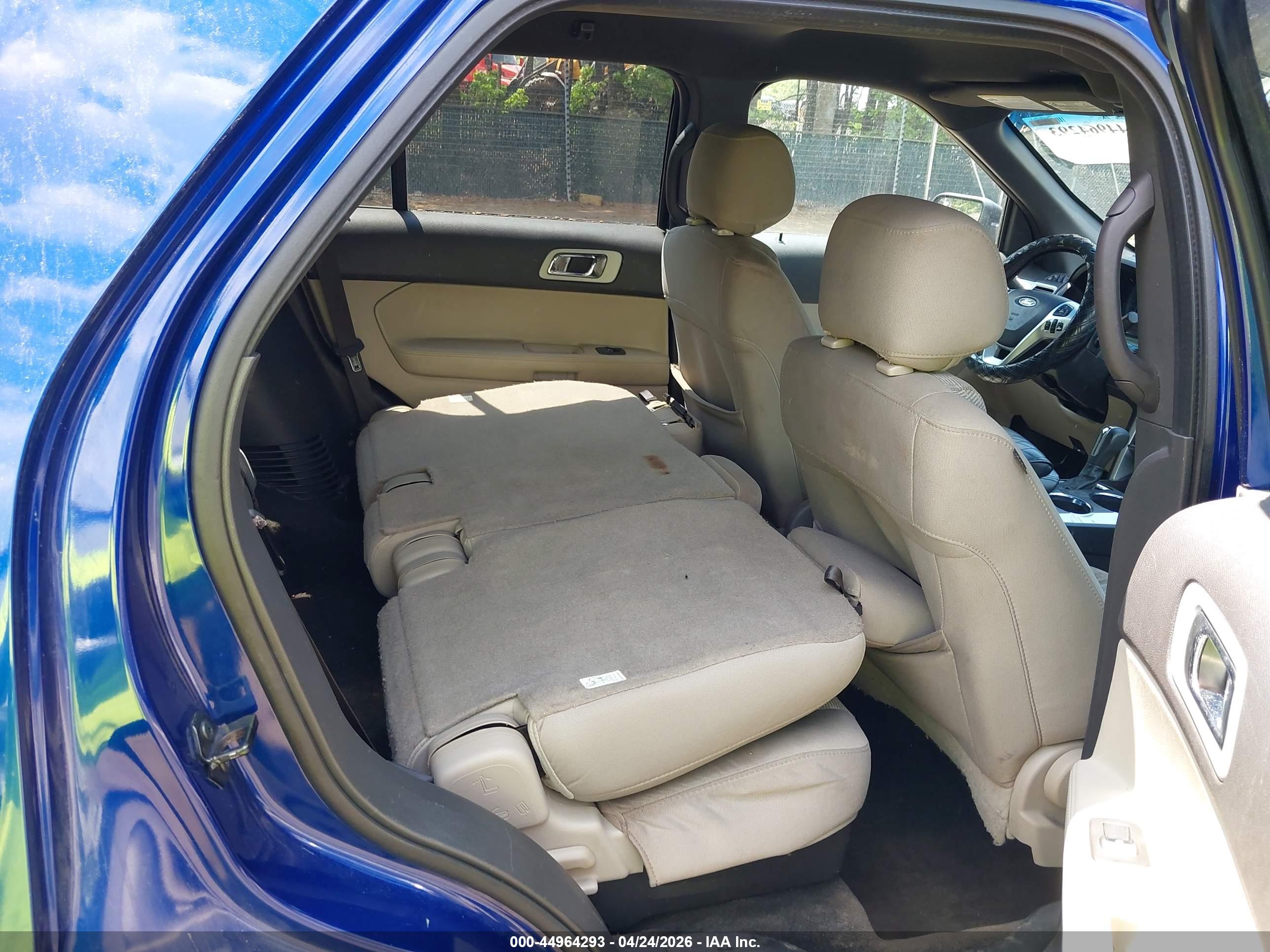 FORD EXPLORER image 8