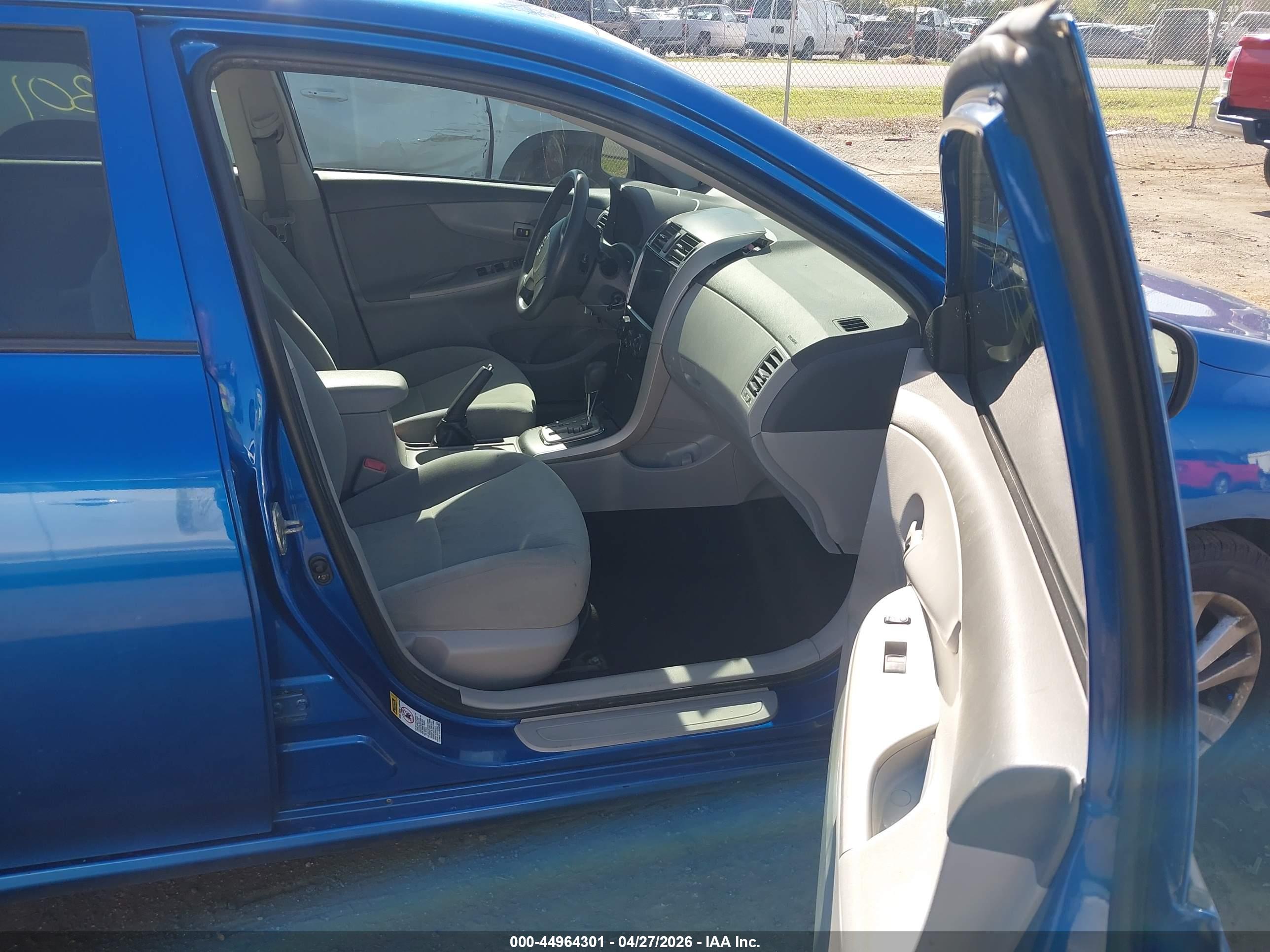 TOYOTA COROLLA image 5