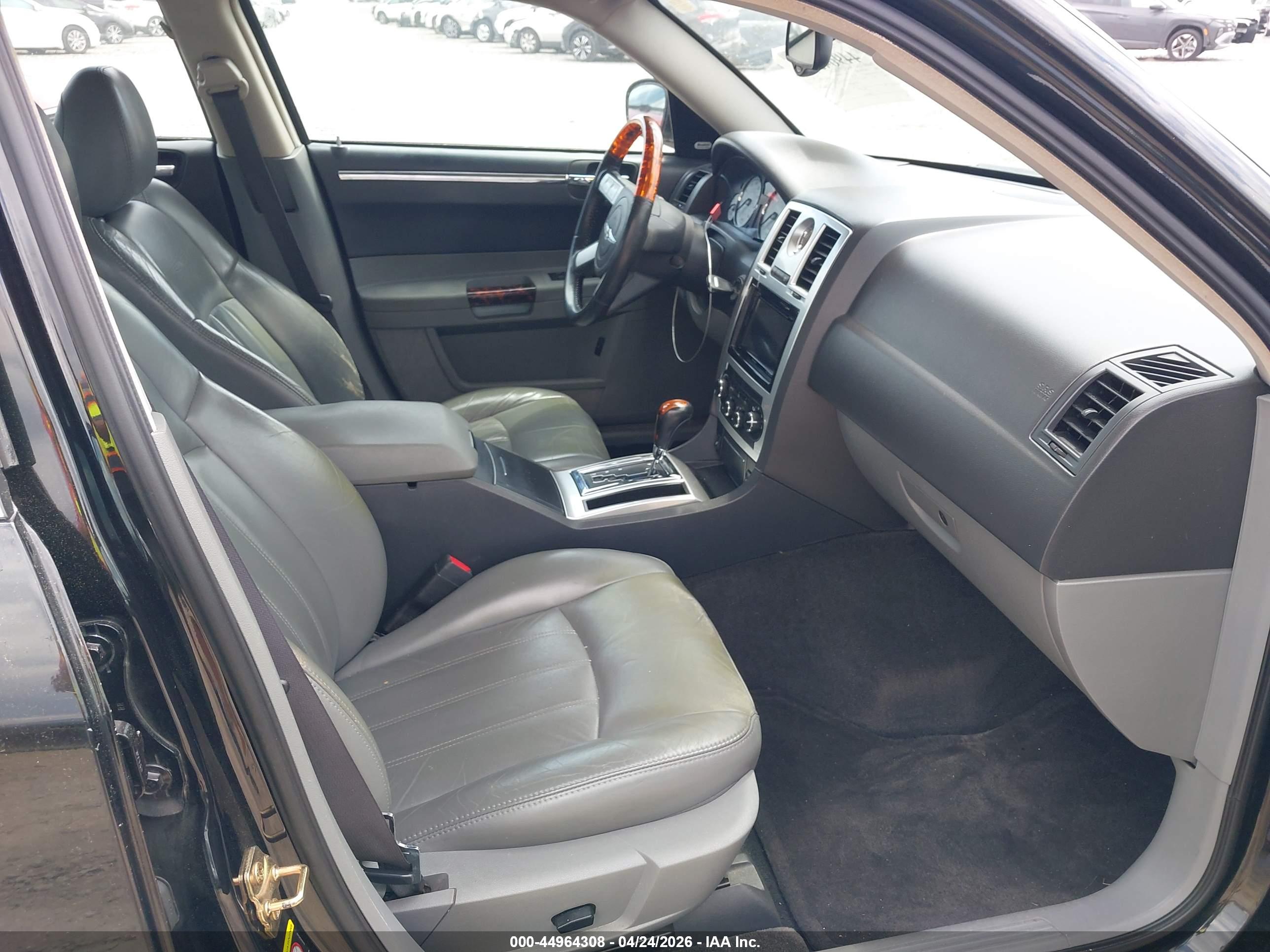 CHRYSLER 300C image 5