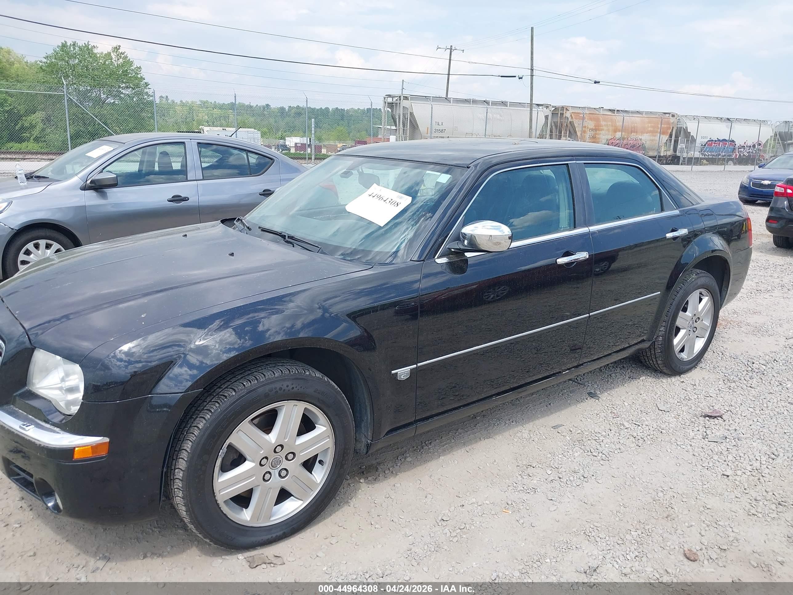 CHRYSLER 300C image 6