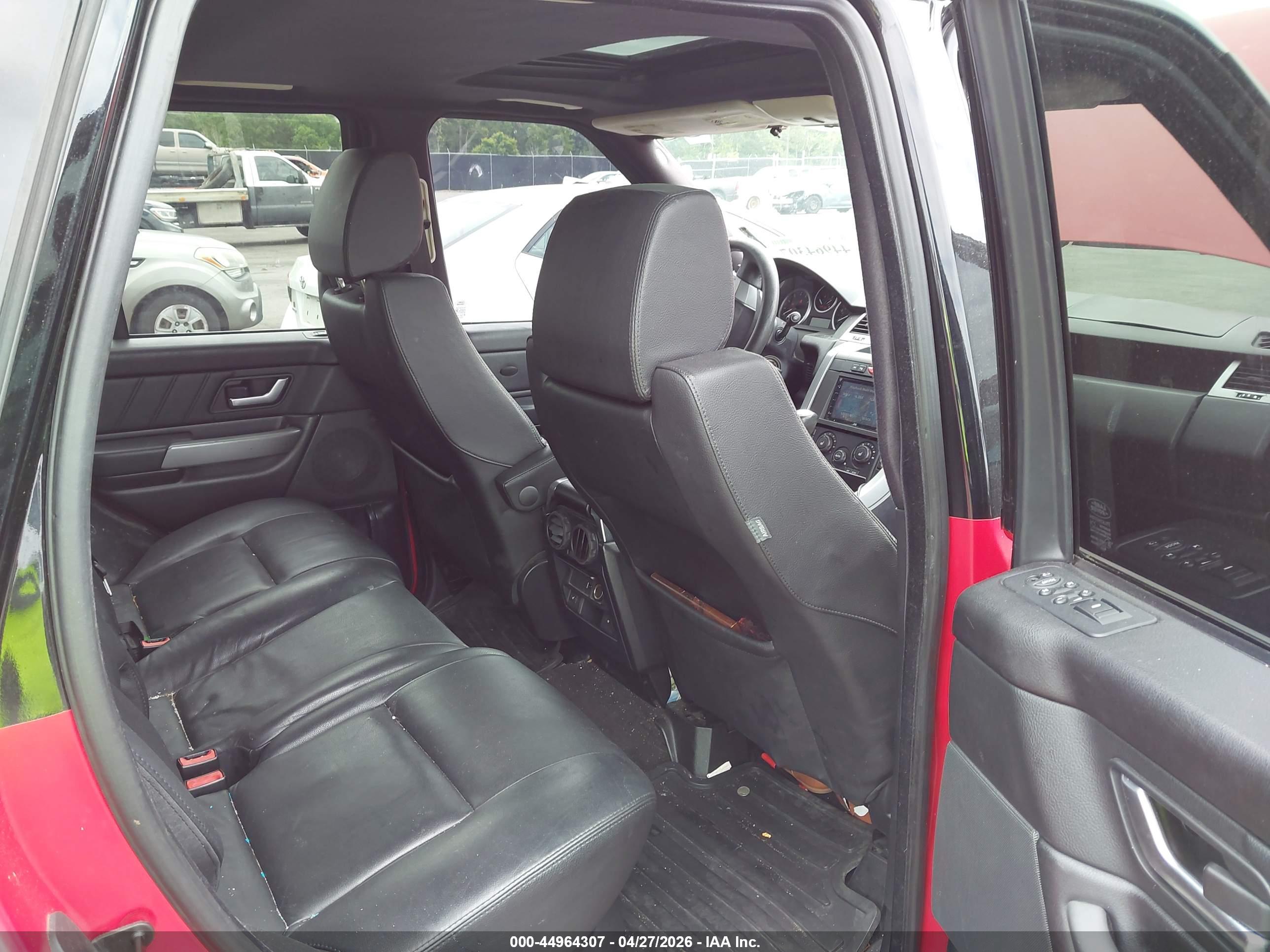 LAND ROVER image 8