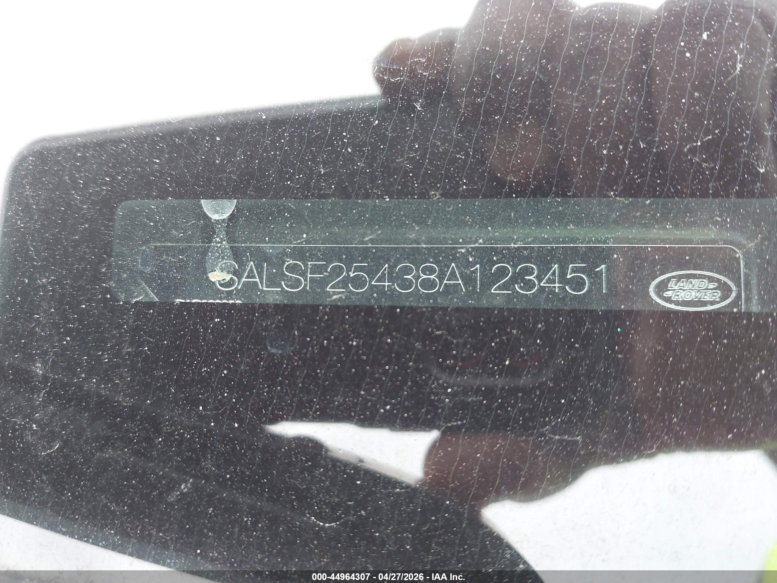 LAND ROVER image 9