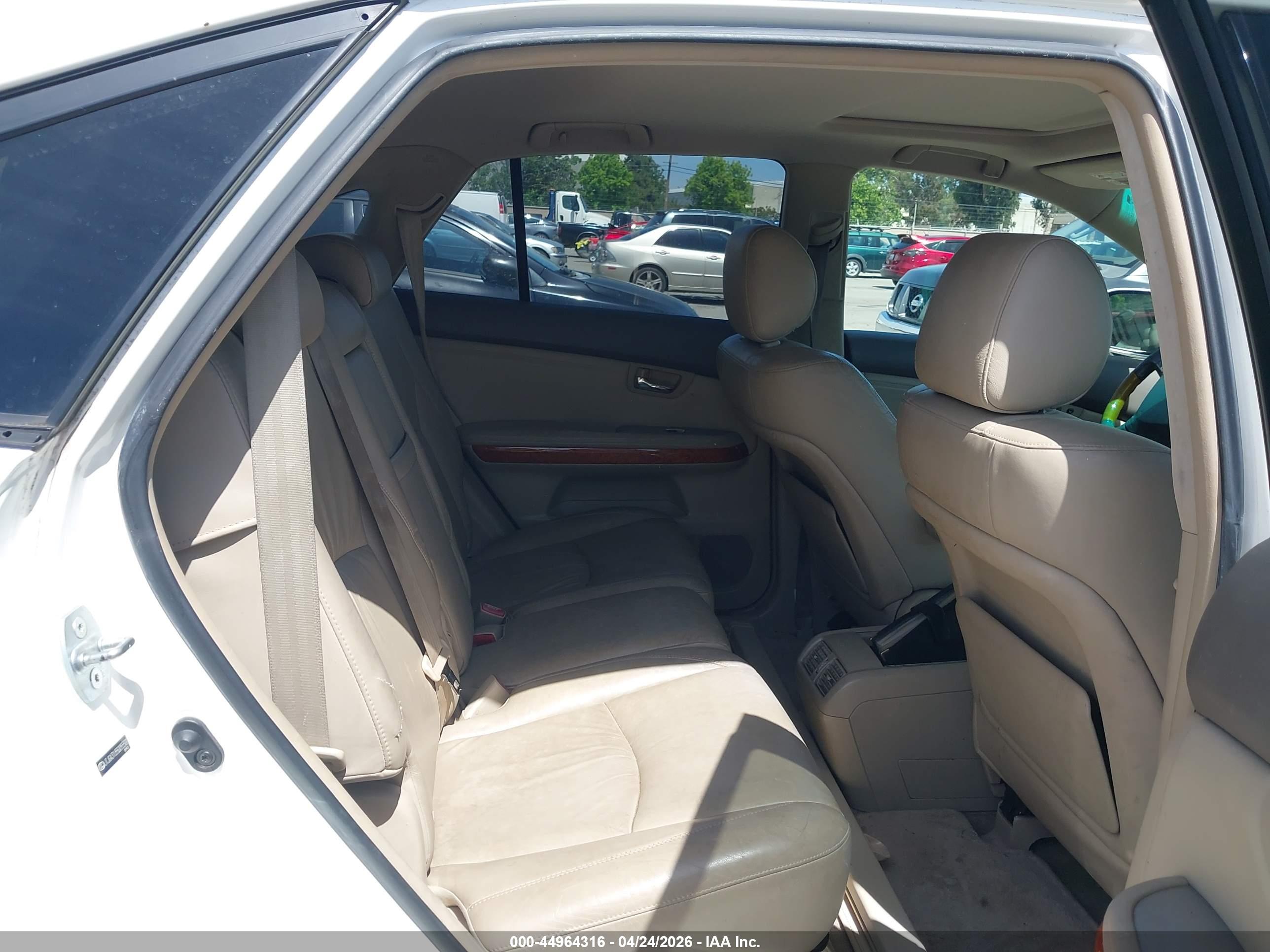 LEXUS RX image 8