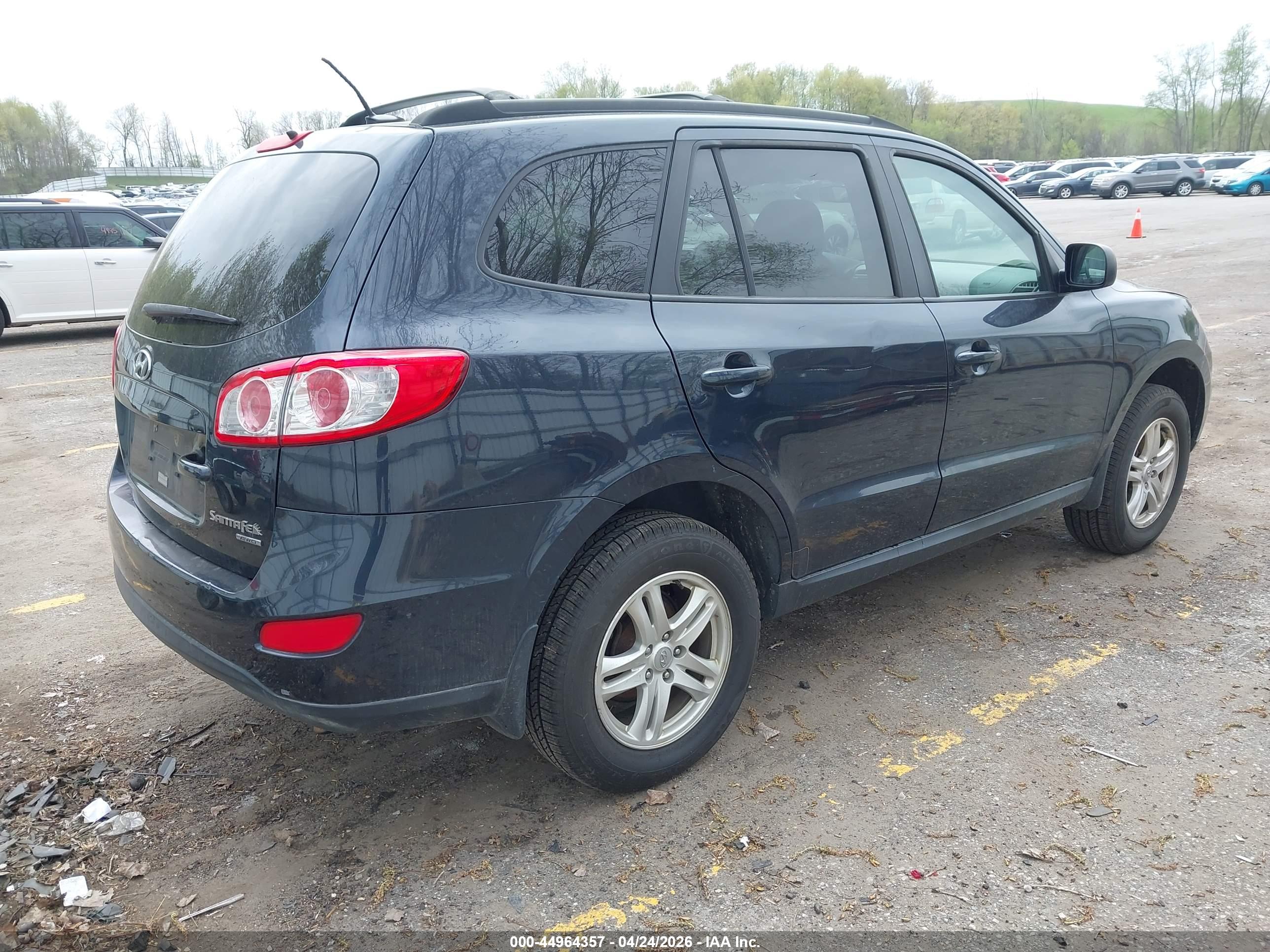 HYUNDAI SANTA image 4
