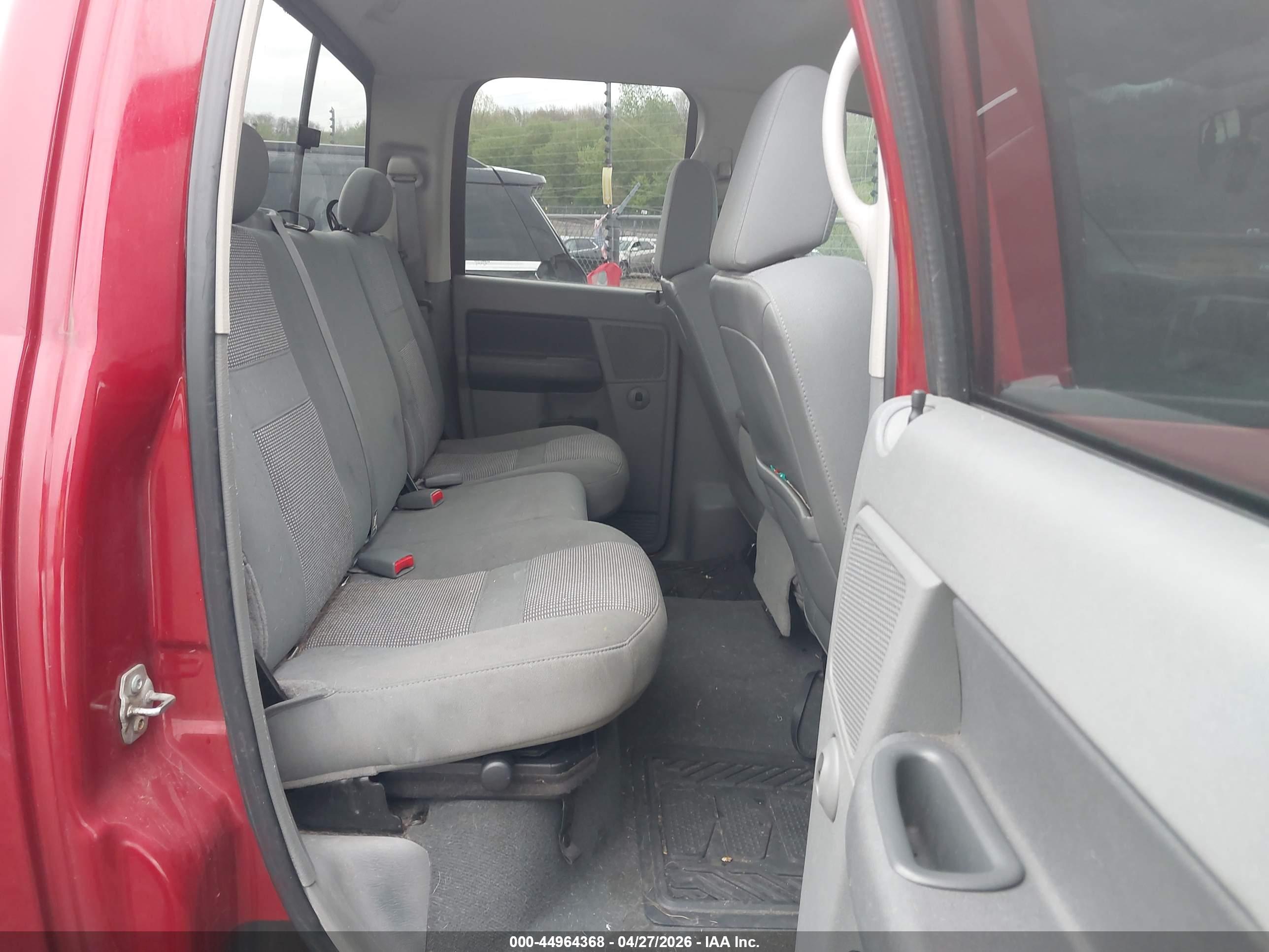 DODGE RAM image 8