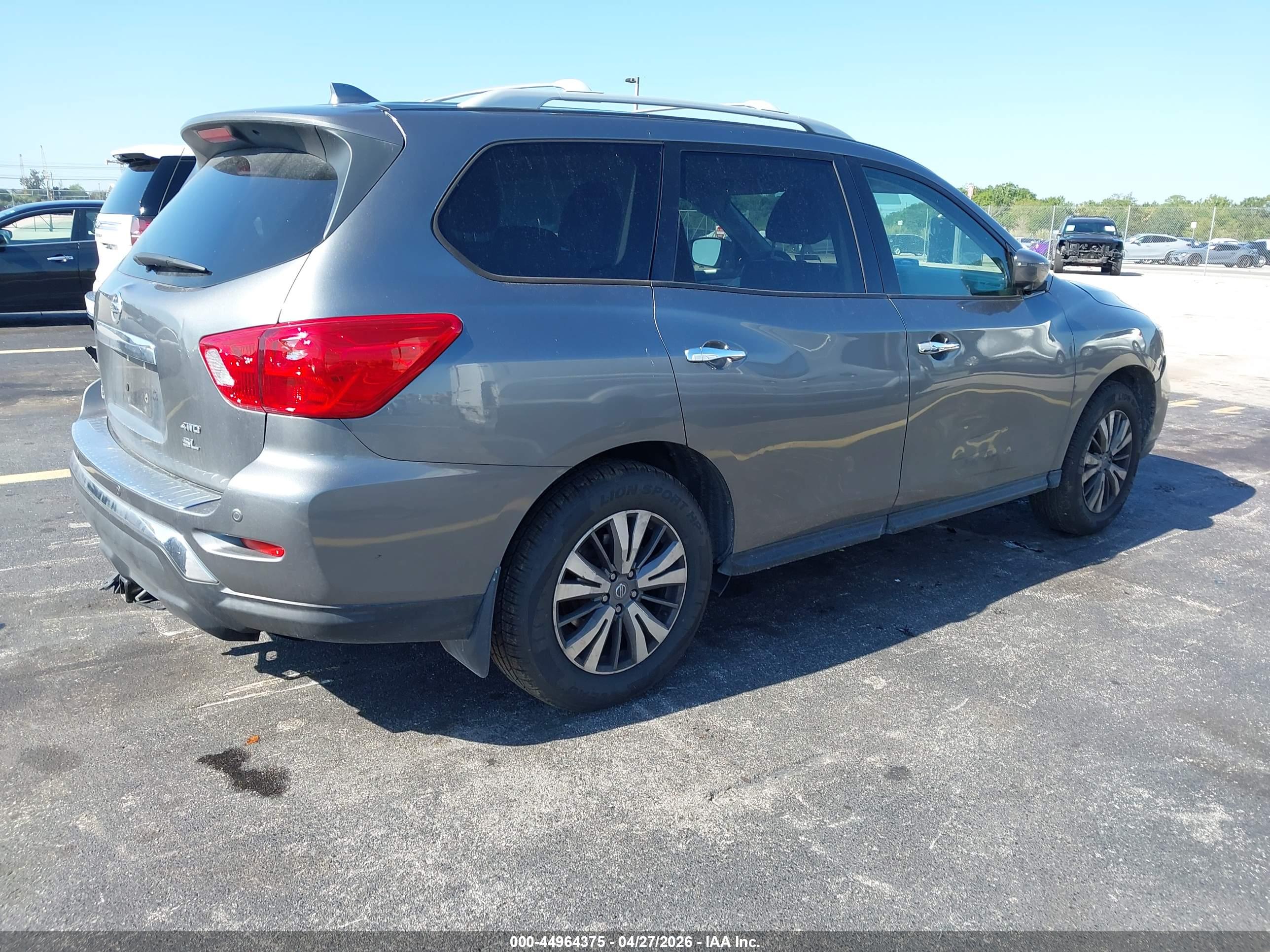 NISSAN PATHFINDER image 4